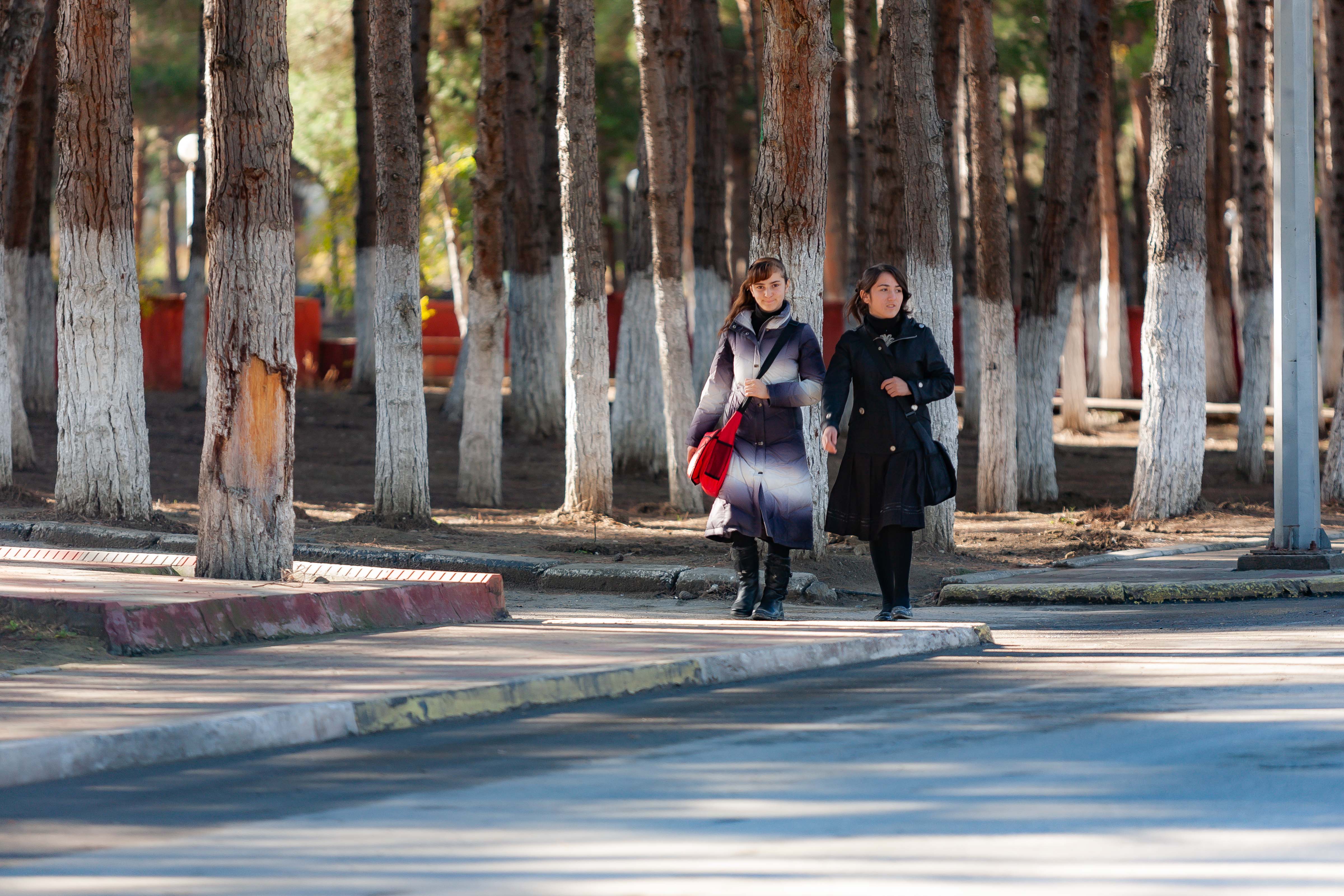 Azerbaijan, Naftalan Prov, Walking Girls, 2009, IMG 9223