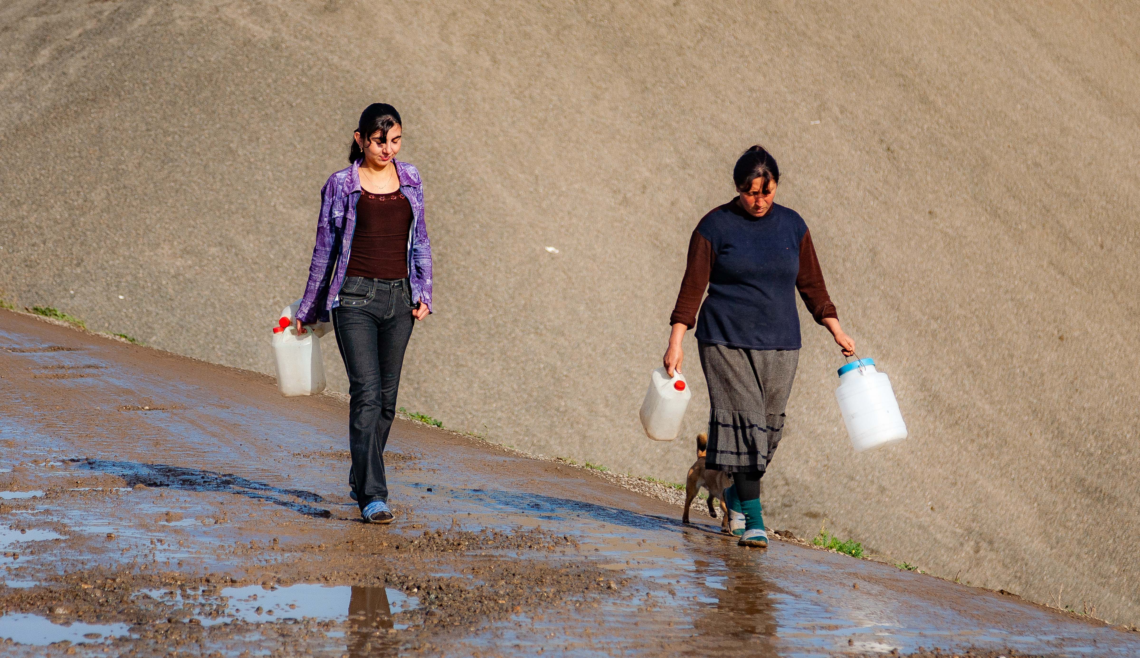 Azerbaijan, Qazax Prov, Getting Water, 2009, IMG 8719