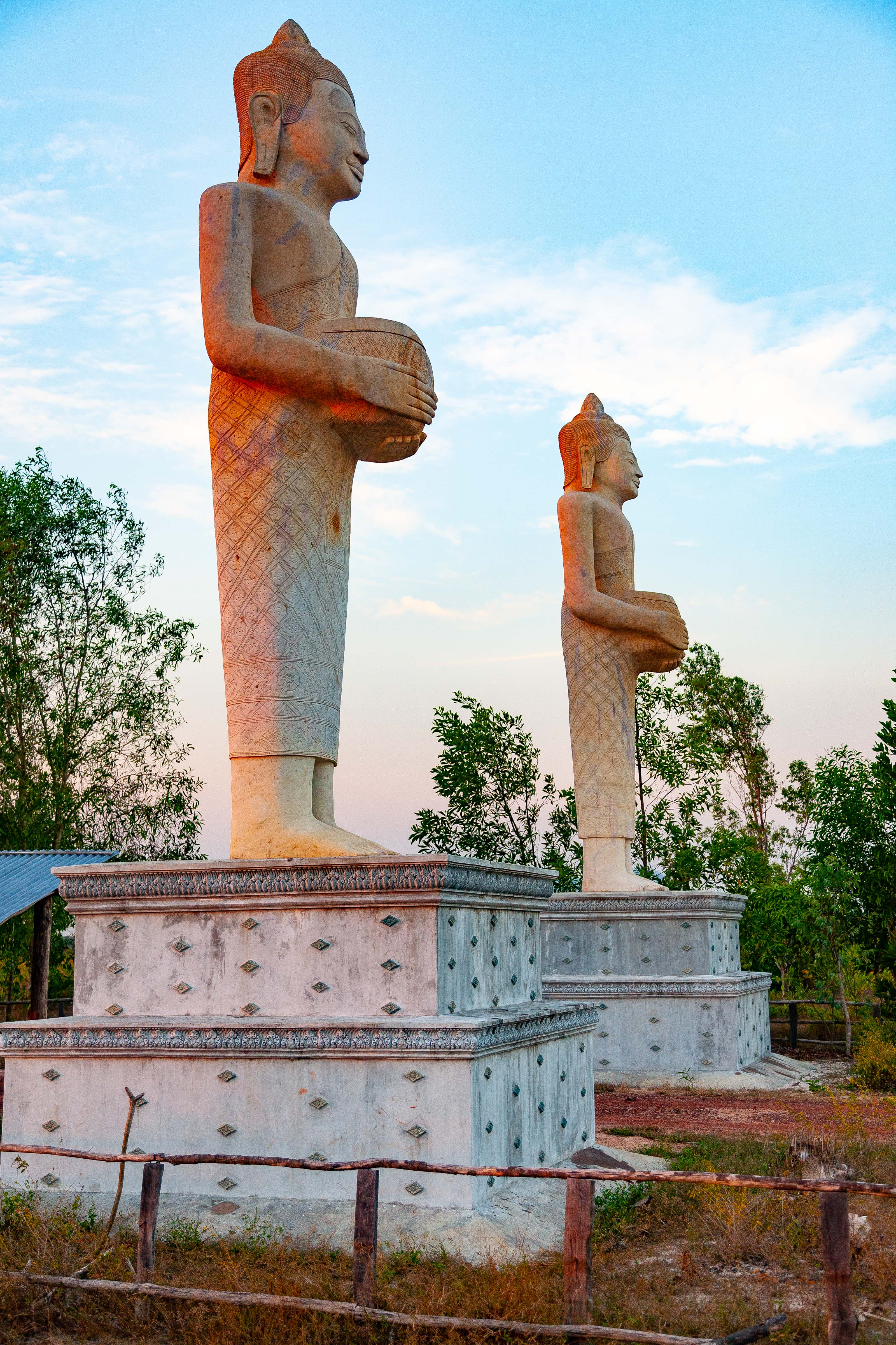 Cambodia, Kaoh Kong Prov, Country Statues, 2010, IMG 5085