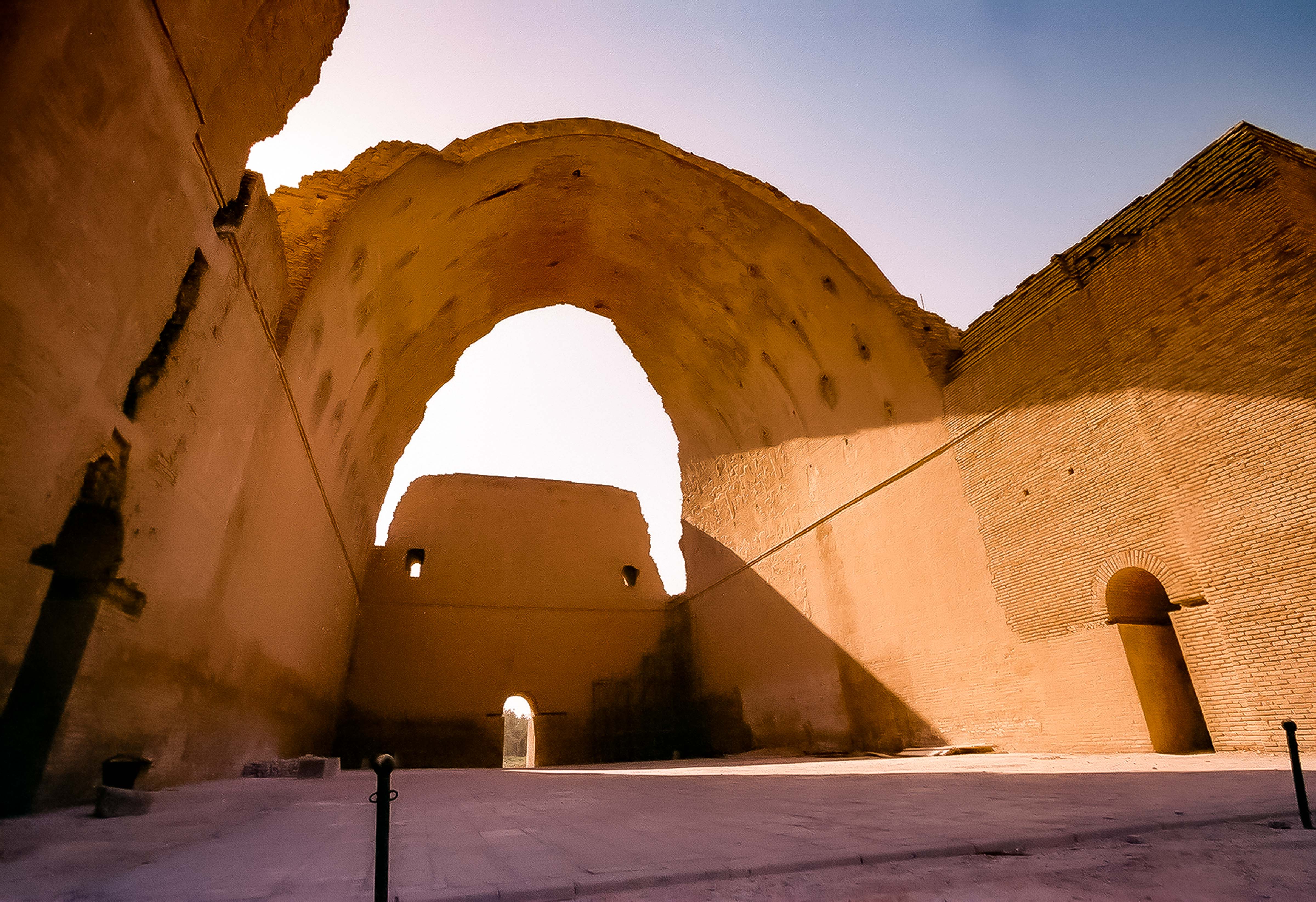 Iraq, Ctesiphon Arch, 2002
