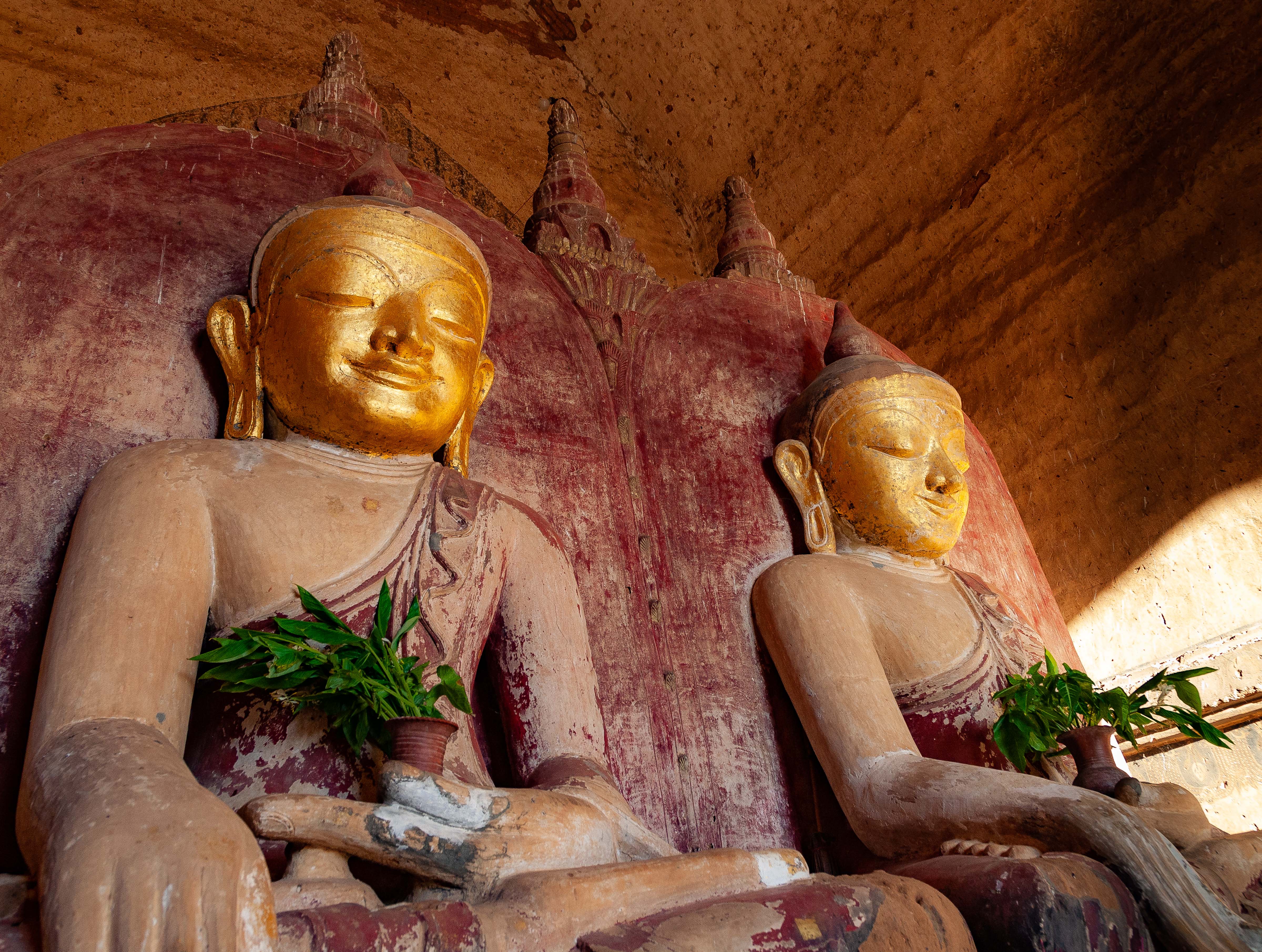 Myanmar, Mandalay Prov, Bagan Temple Buddha, 2009, IMG 5030