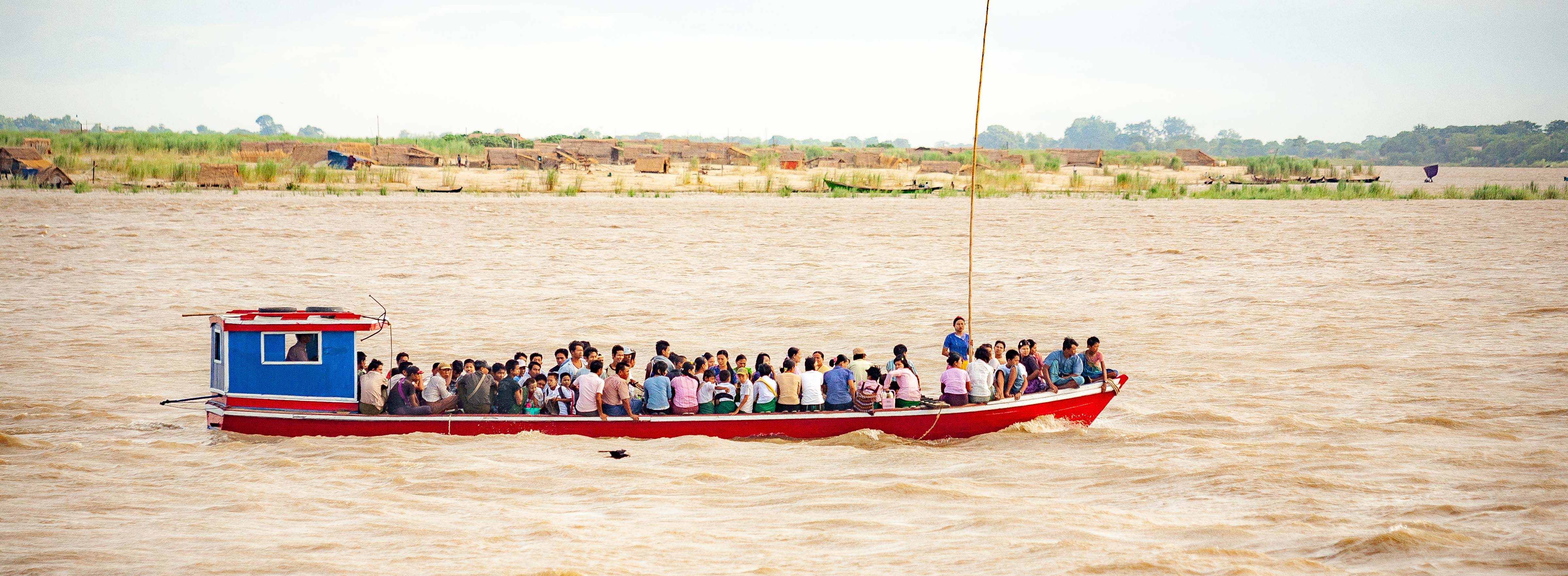 Myanmar, Mandalay Prov, Detail Riverboat Scene, 2009, IMG 4144