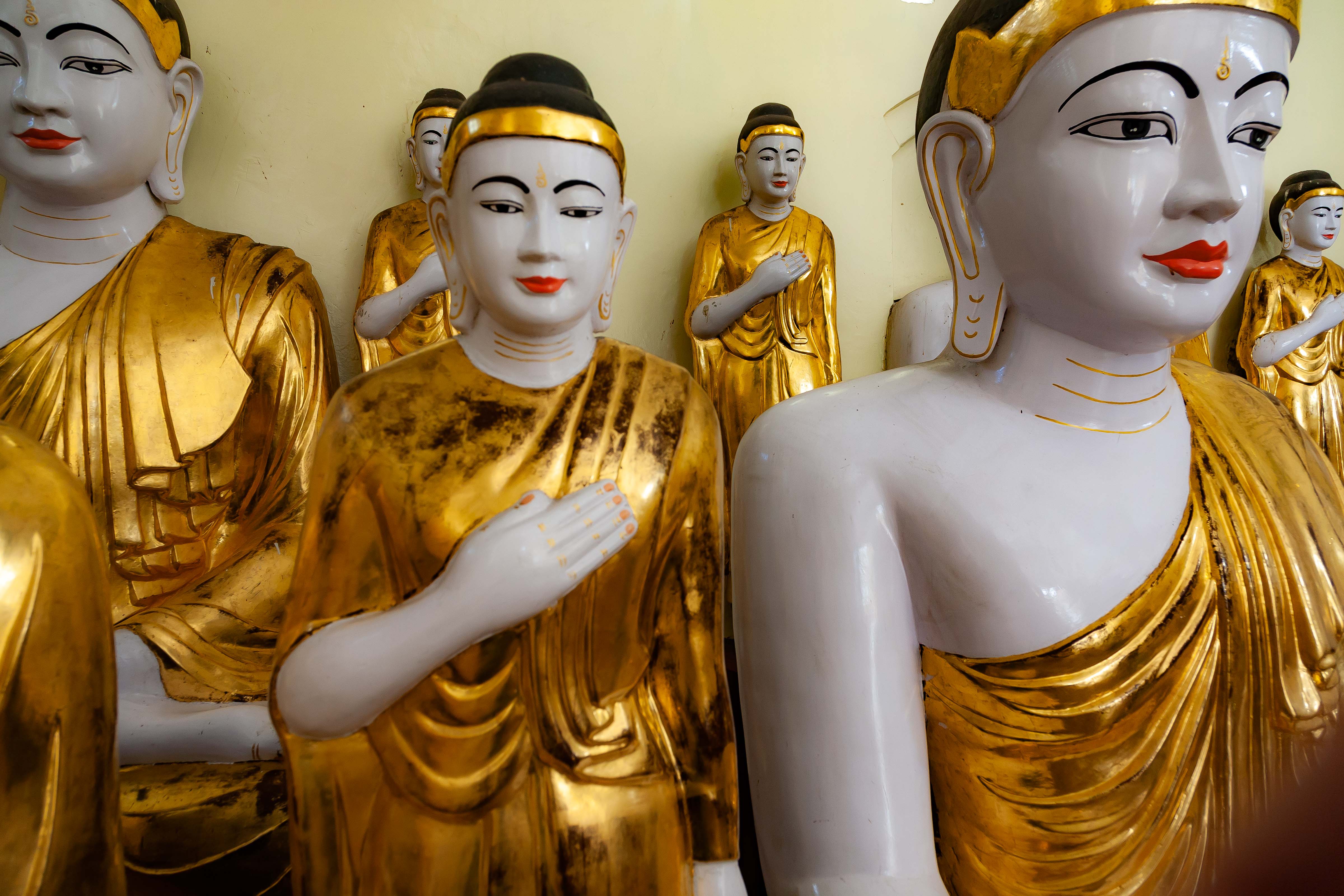 Myanmar, Yangon Prov, Golden Budda, 2009, IMG 5266