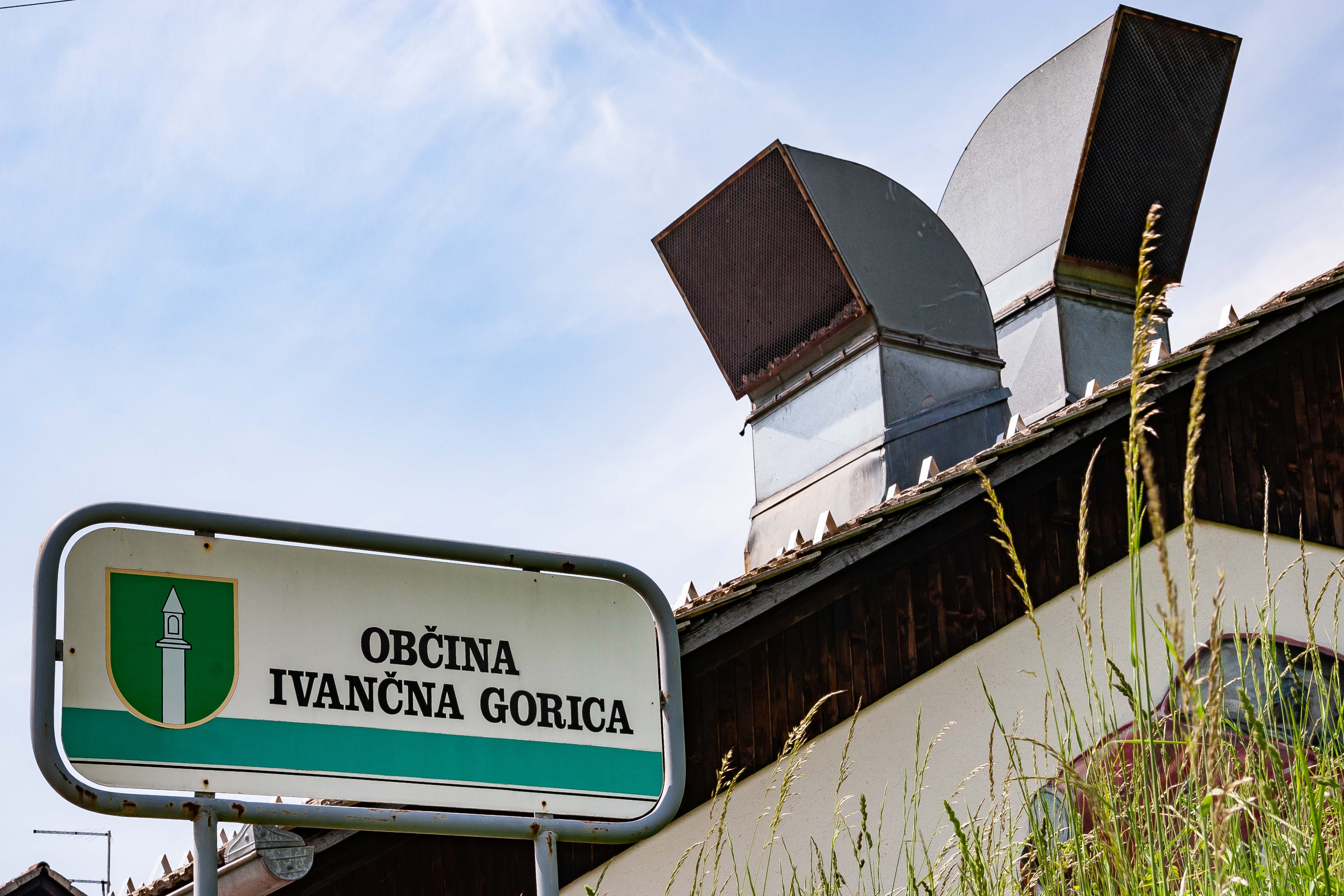 Slovenia, Ivancna Gorica Prov, Ivancna Gorica Sign, 2006, IMG 7538