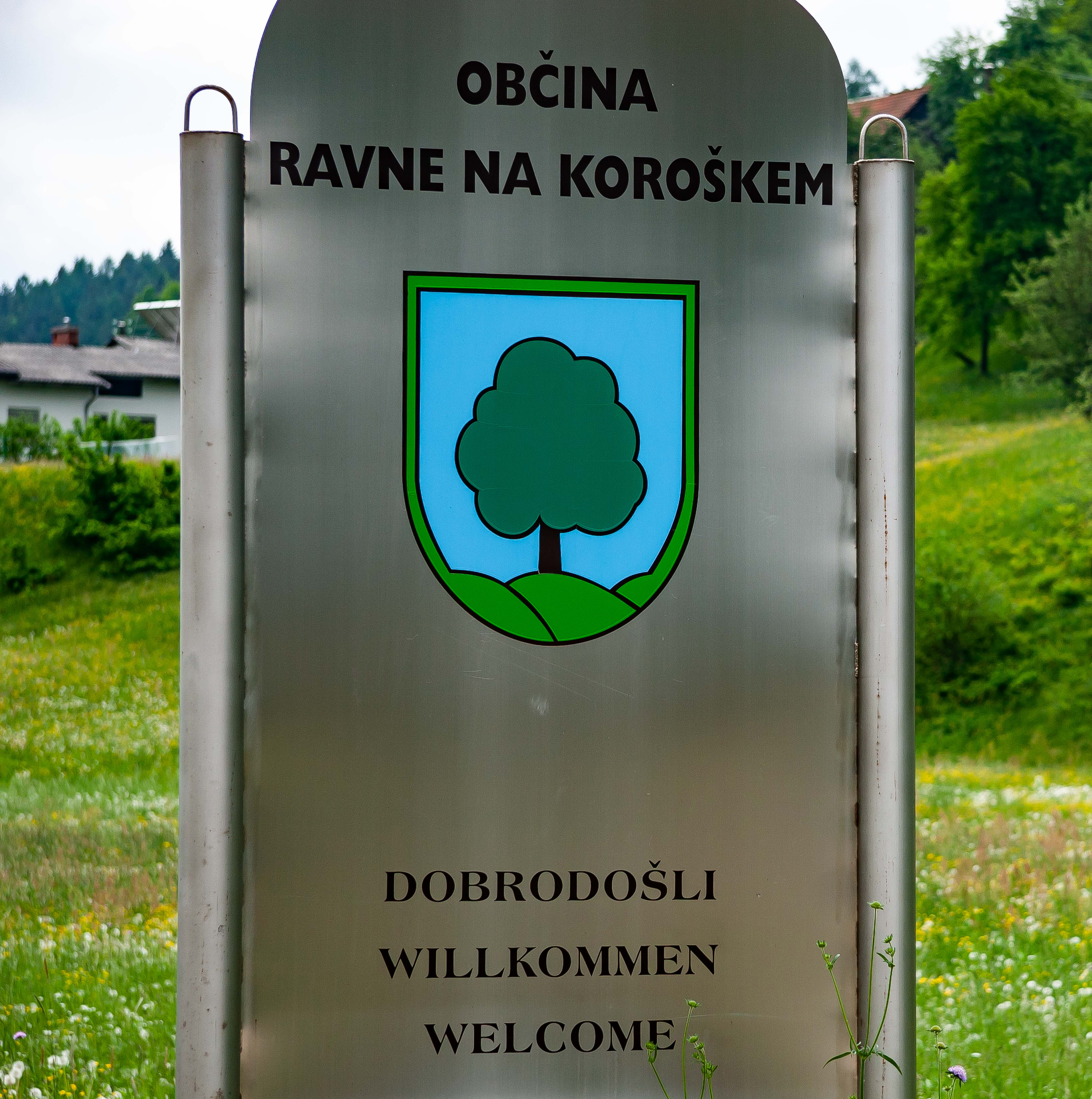 Slovenia, Ravne Na Koroskem Prov, Dobrodosli Obcina Ravne Na Koroskem, 2006, IMG 8472