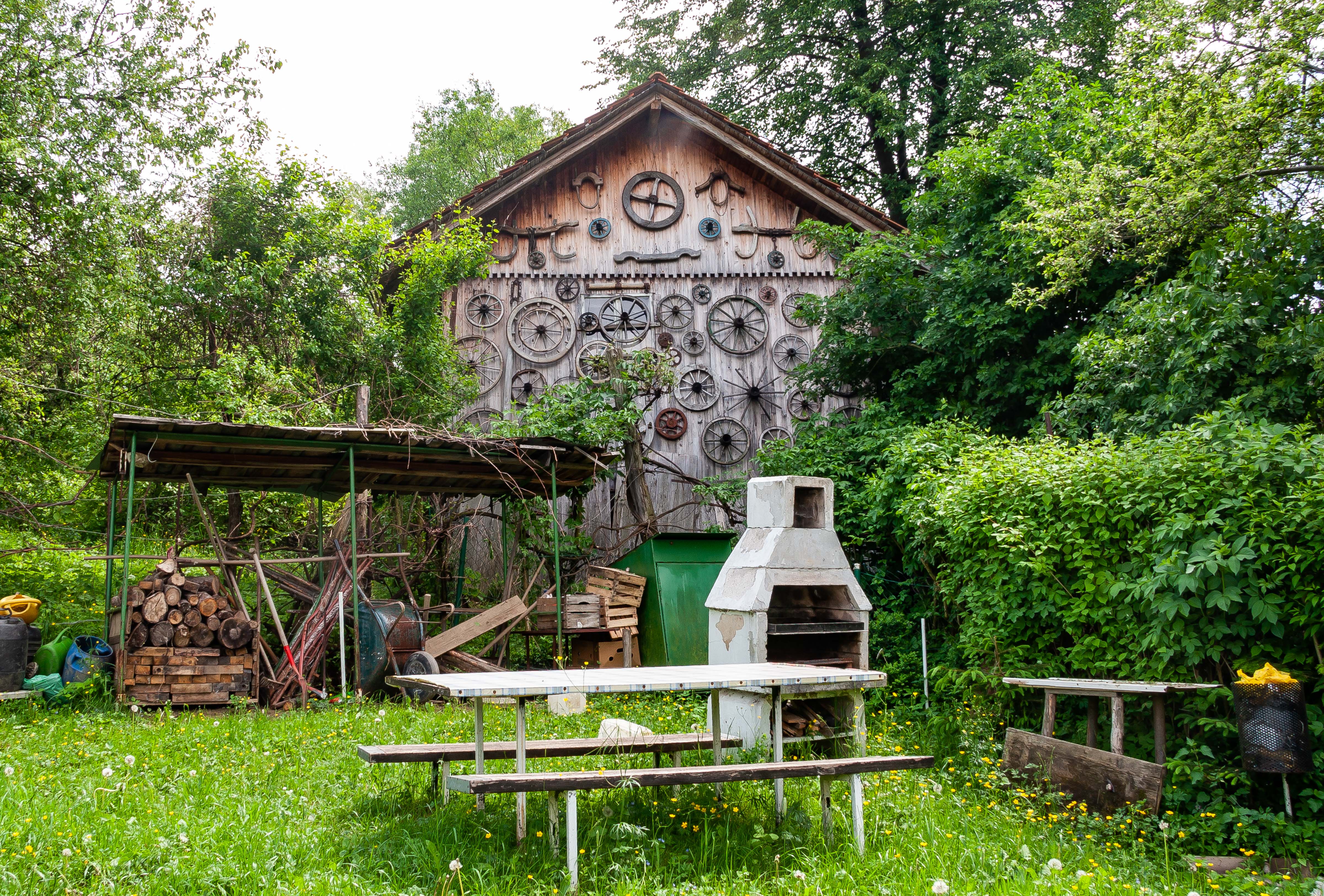 Slovenia, Sostanj Prov, House With Wagon Wheels, 2006, IMG 8580