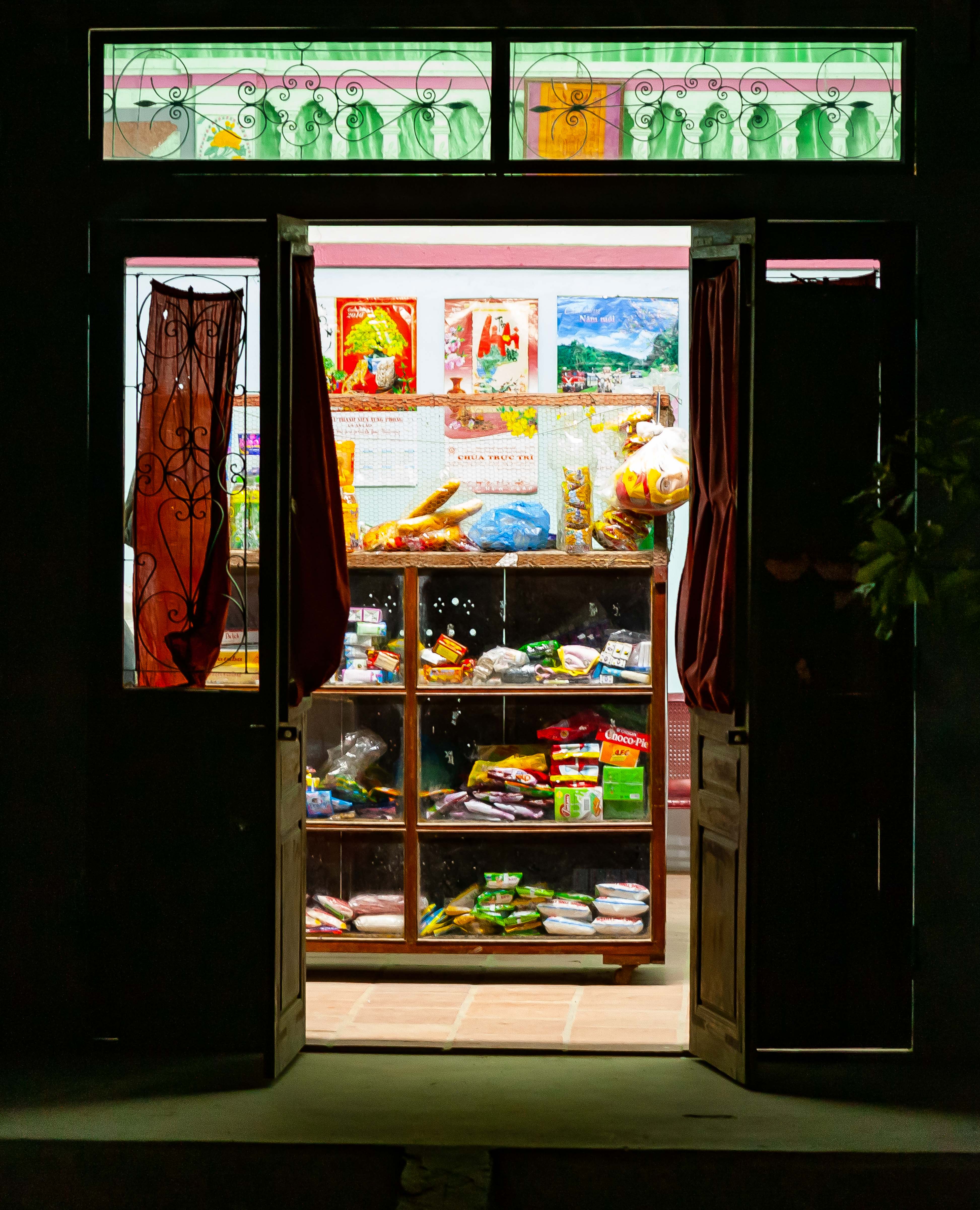 Vietnam, Ha Nam Prov, Night Shop, 2010, IMG 3476