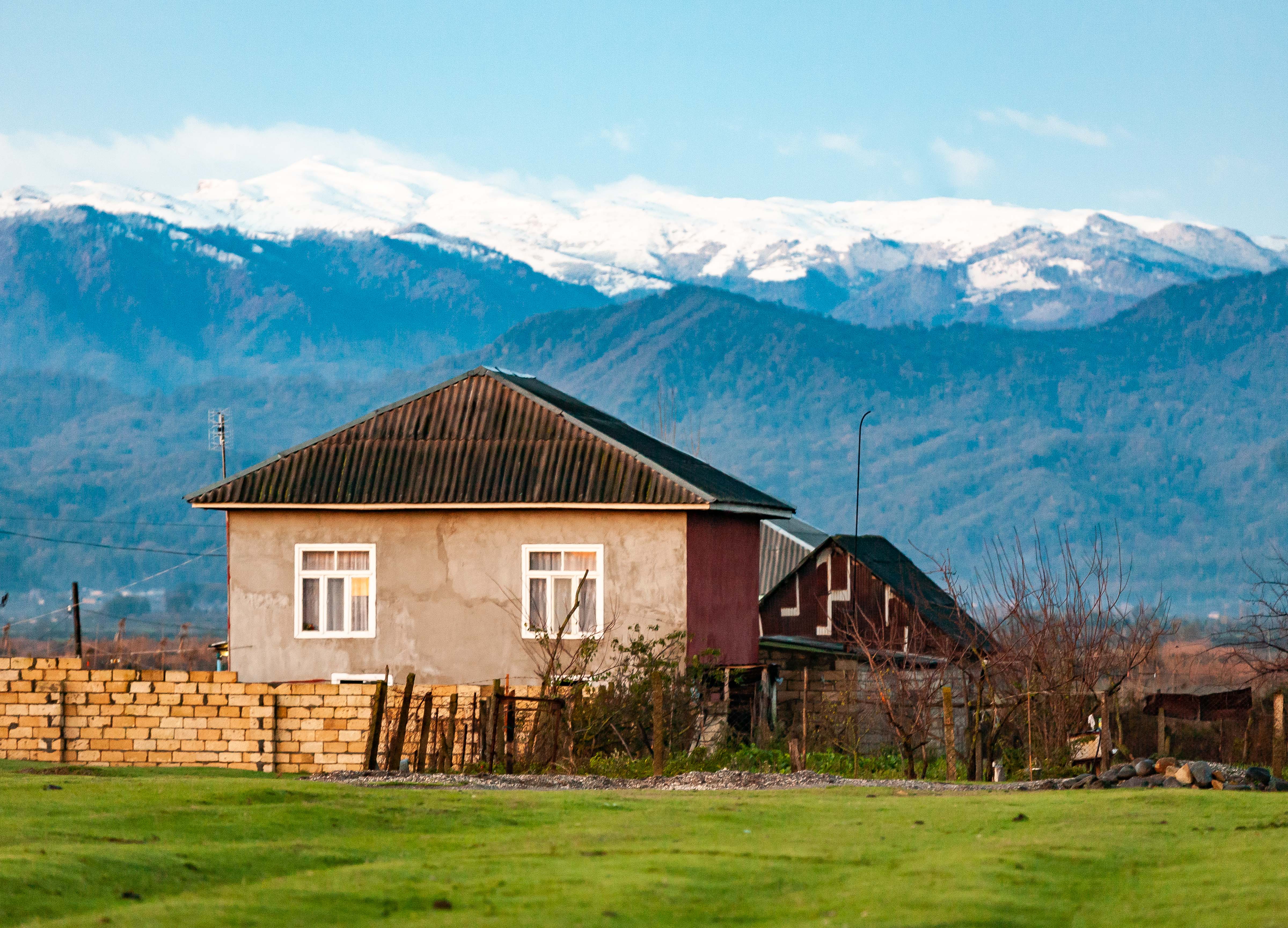Azerbaijan, Lankaran (AZ-LAN) Prov, House And Mountains, 2009, IMG 9768