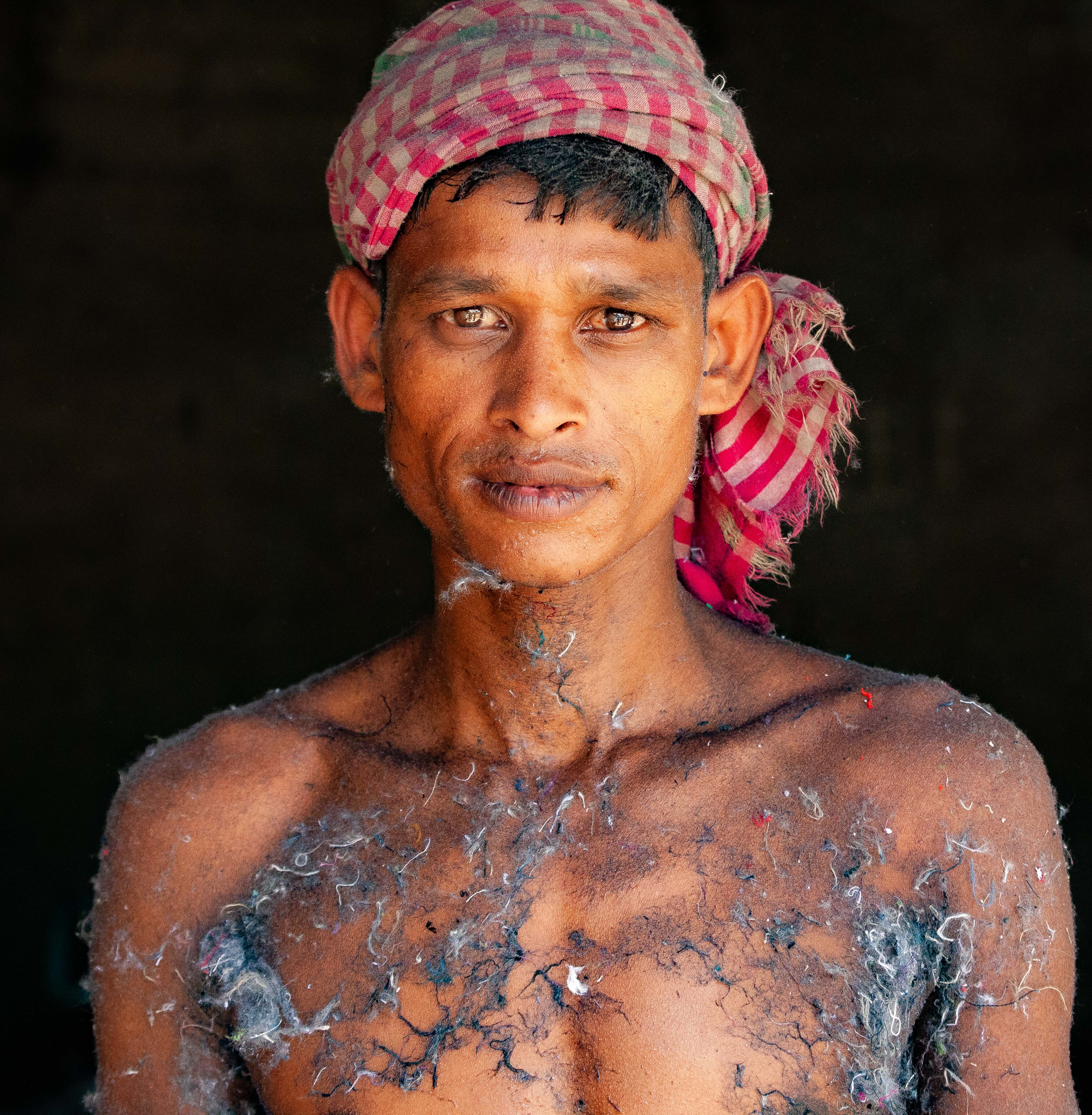 Bangladesh, Mymensingh Prov, Shop Worker Dirty, 2009, IMG 8746