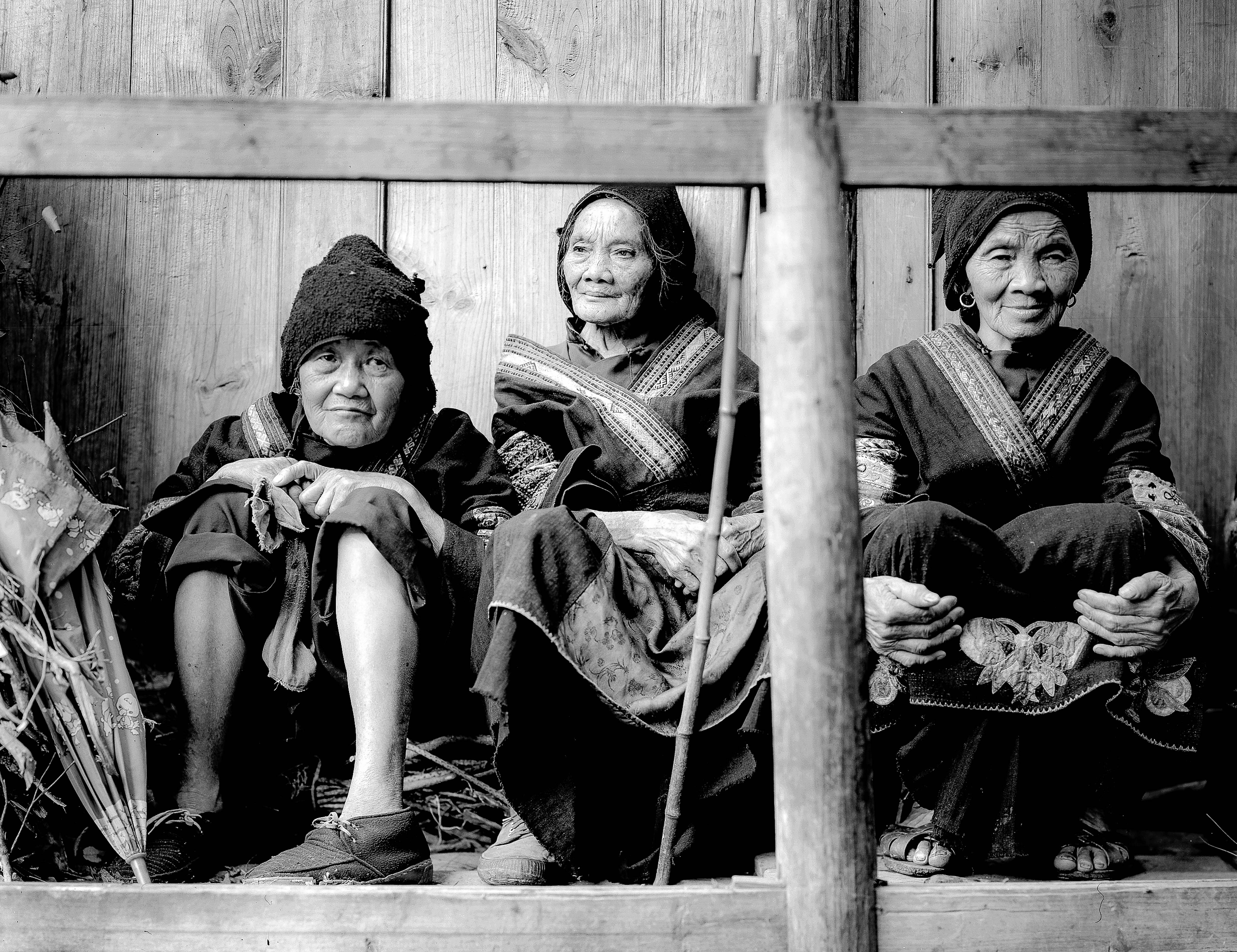 China, Guizhou, Old Miao Women, 1995