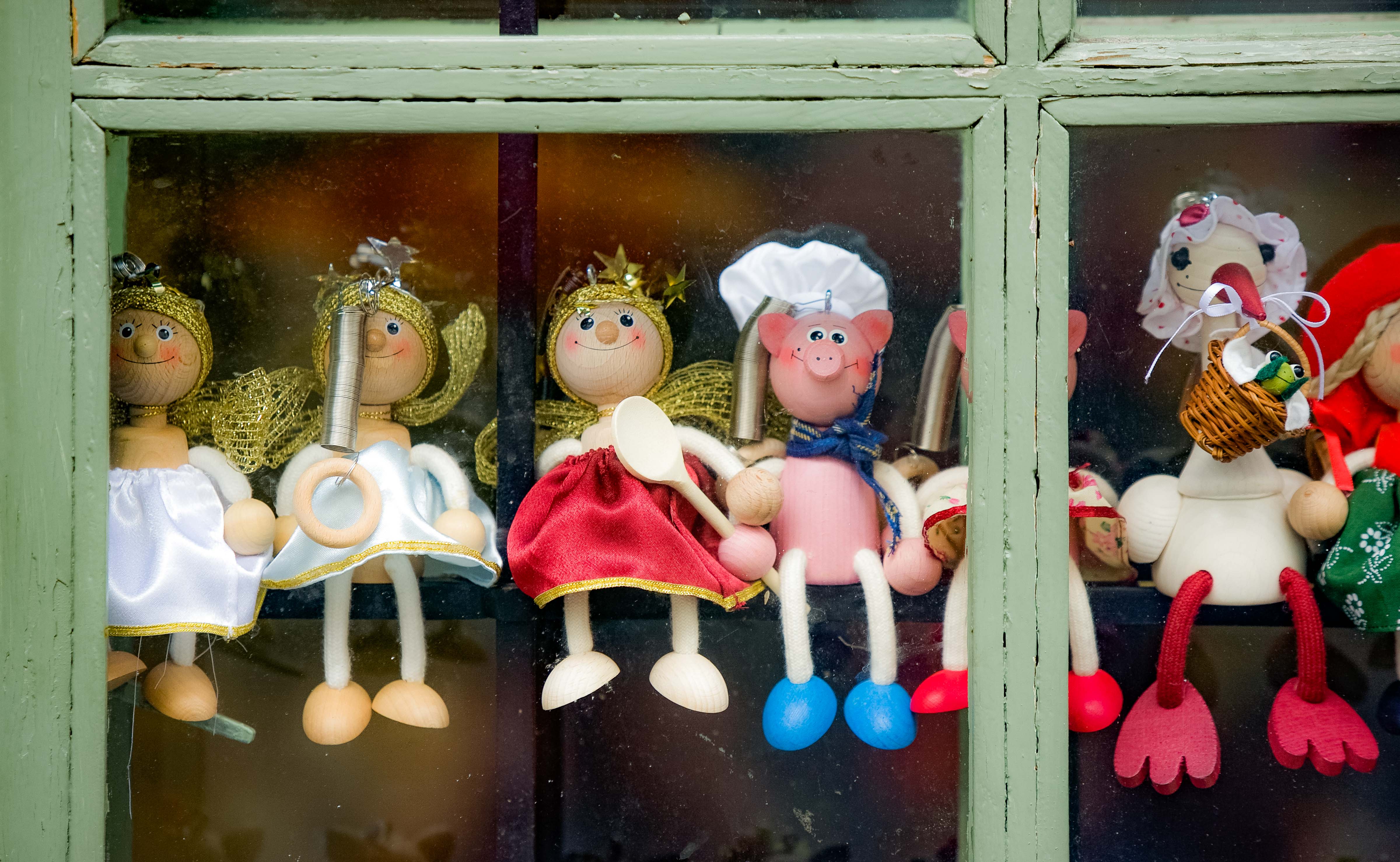 Estonia, Harjumaa Prov, Tallinn, Dolls In Window, 2010, IMG_0728