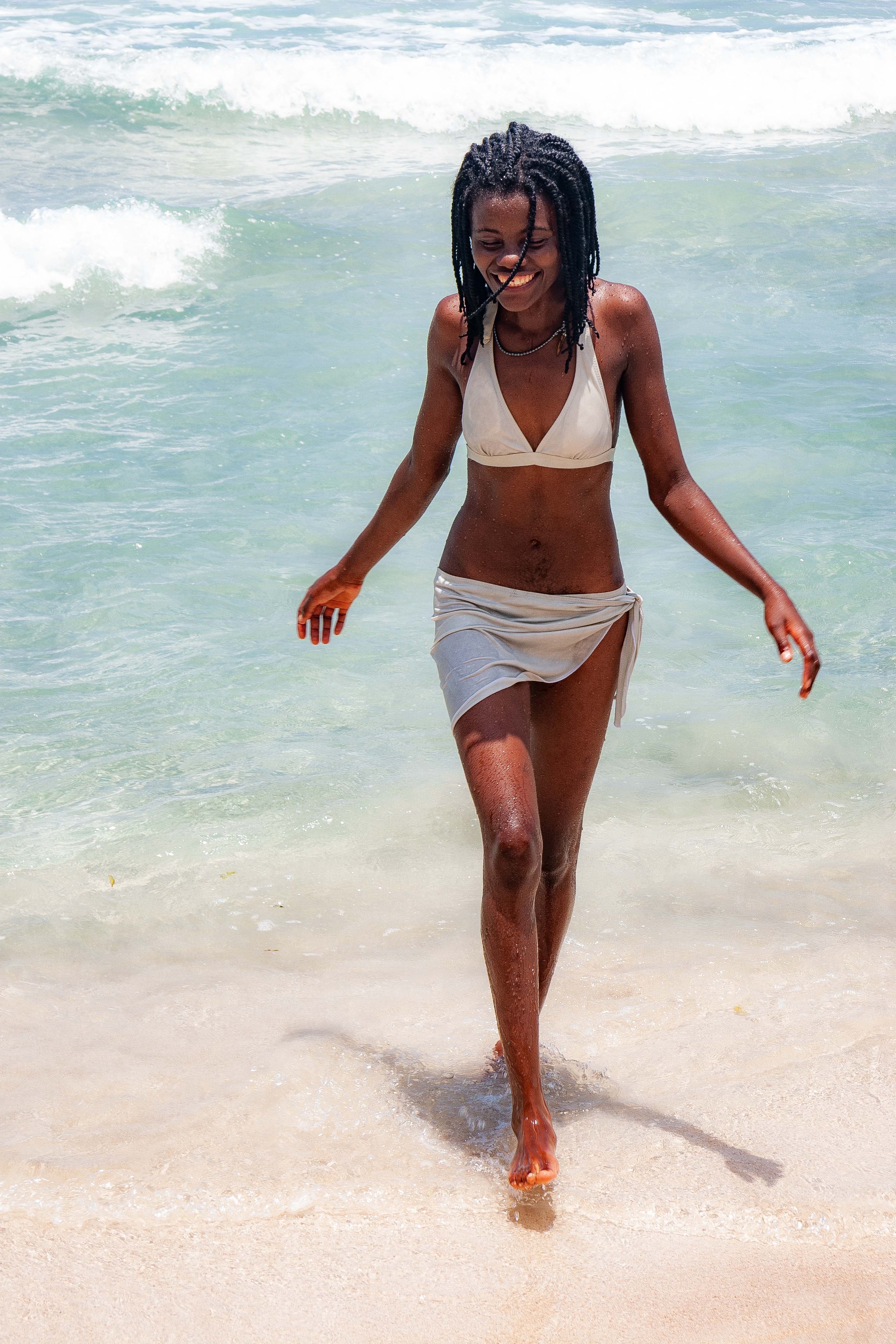 Haiti, Sud Prov, Woman In Surf, 2010, IMG 0029