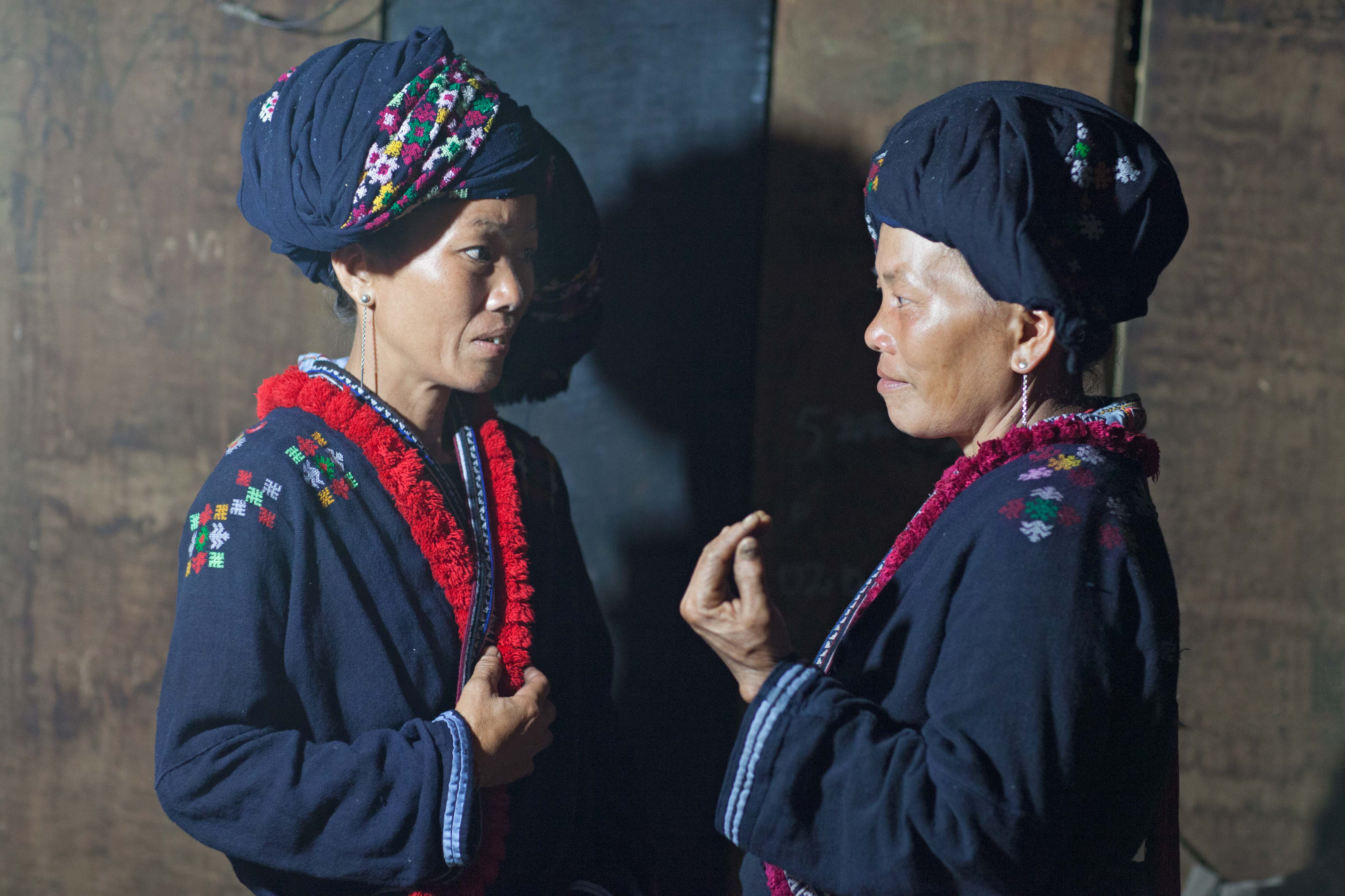 Laos, Houaphan Prov, Two Yao Women, 2011, IMG 2794r1