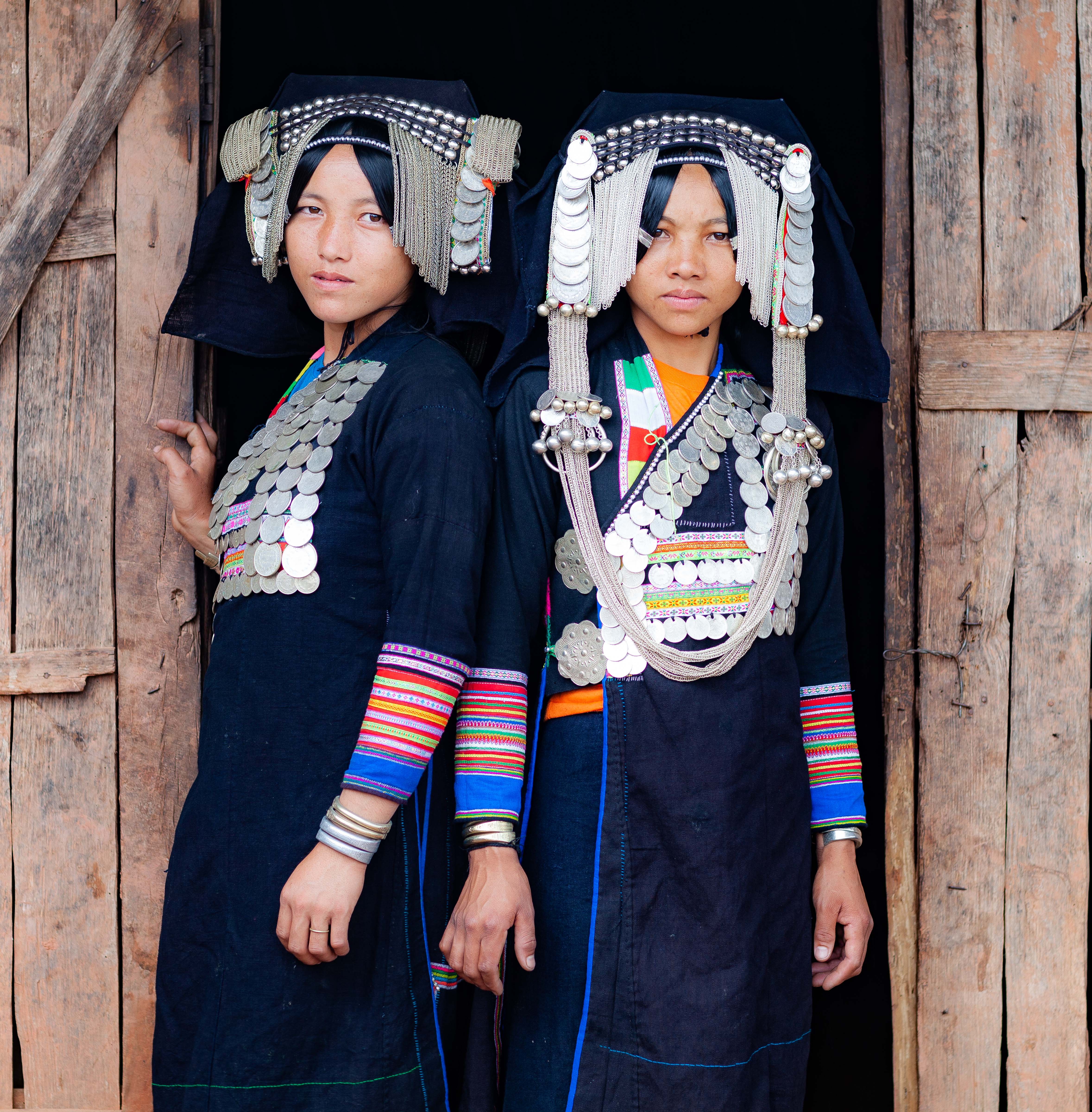 Laos, Phongsali Prov, Two Sisters, 2011, IMG 0832