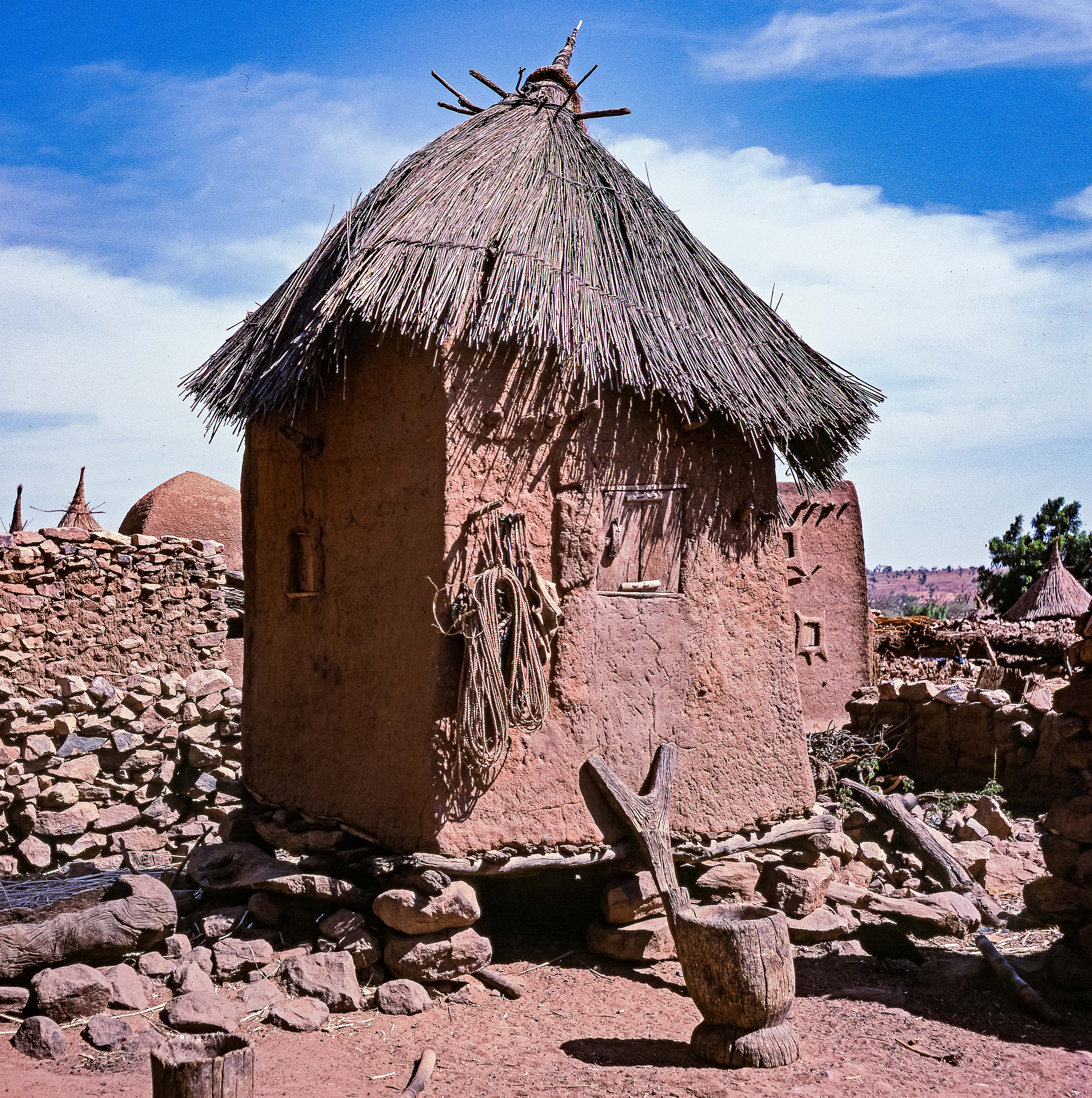 Mali, Bankas, Dogon Hut 2, 1987