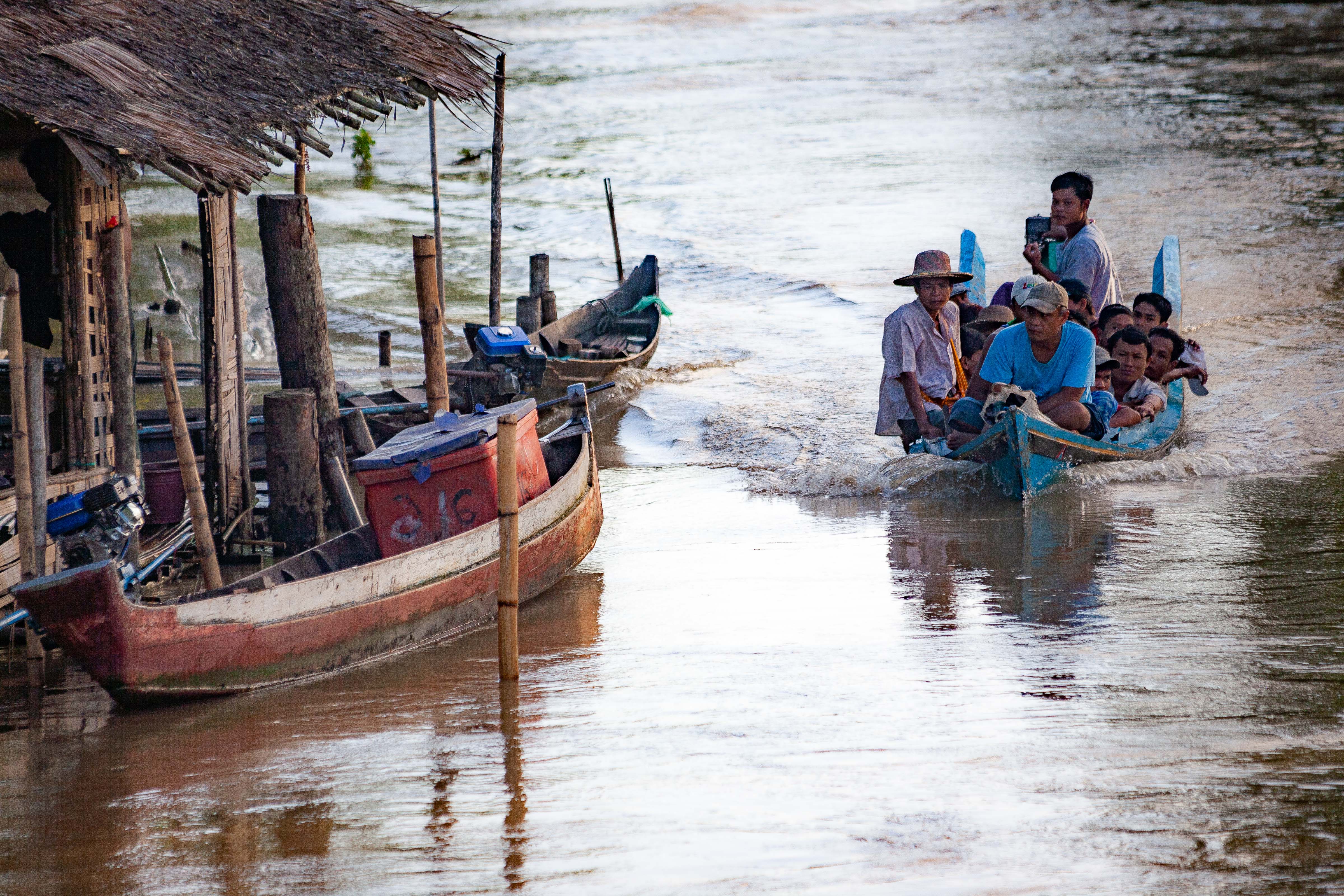 Myanmar, Ayeyarwady Prov, Passenger Boat, 2009, IMG 0380