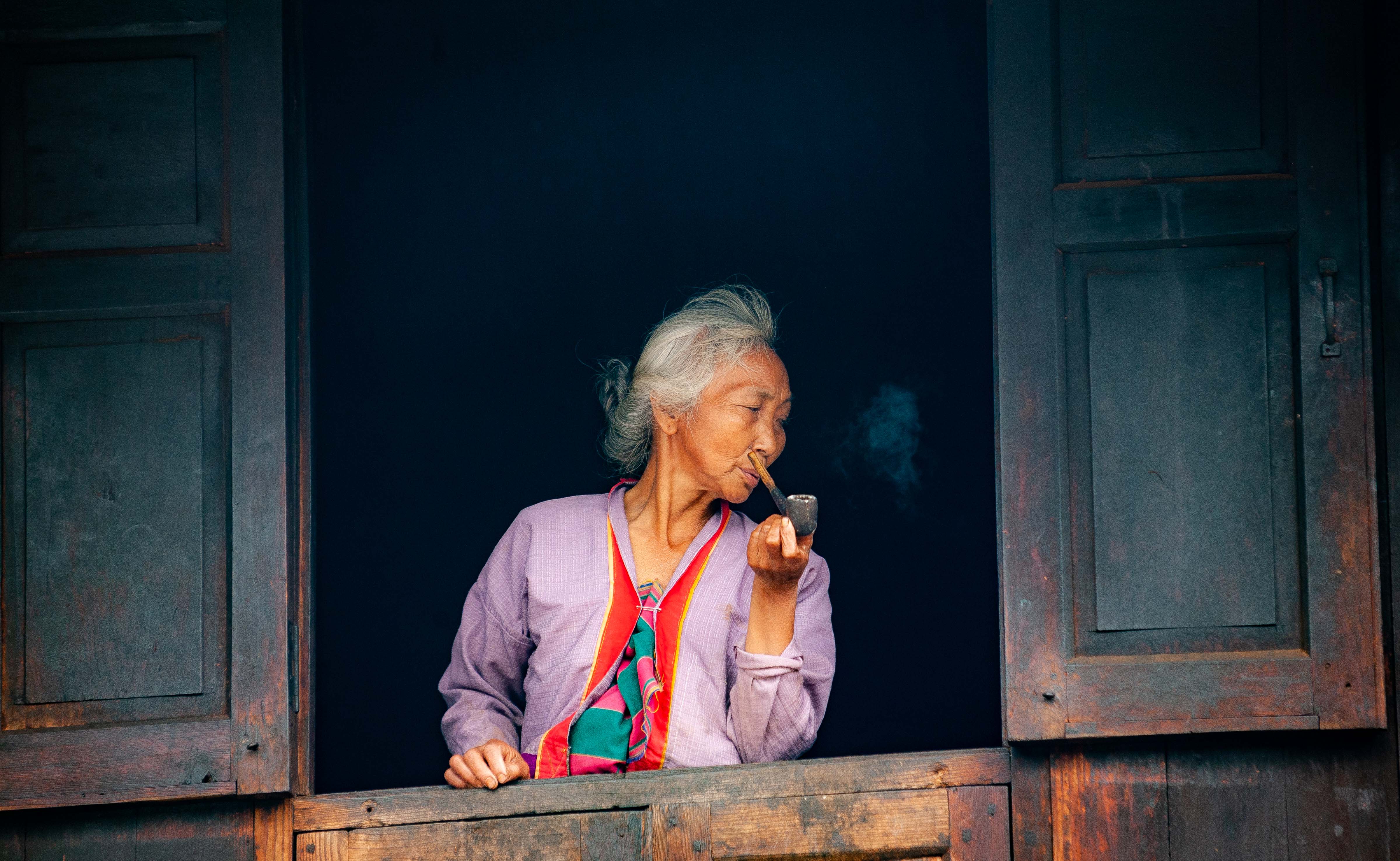 Myanmar, Shan Prov, Old Woman Pipe, 2009, IMG 4383