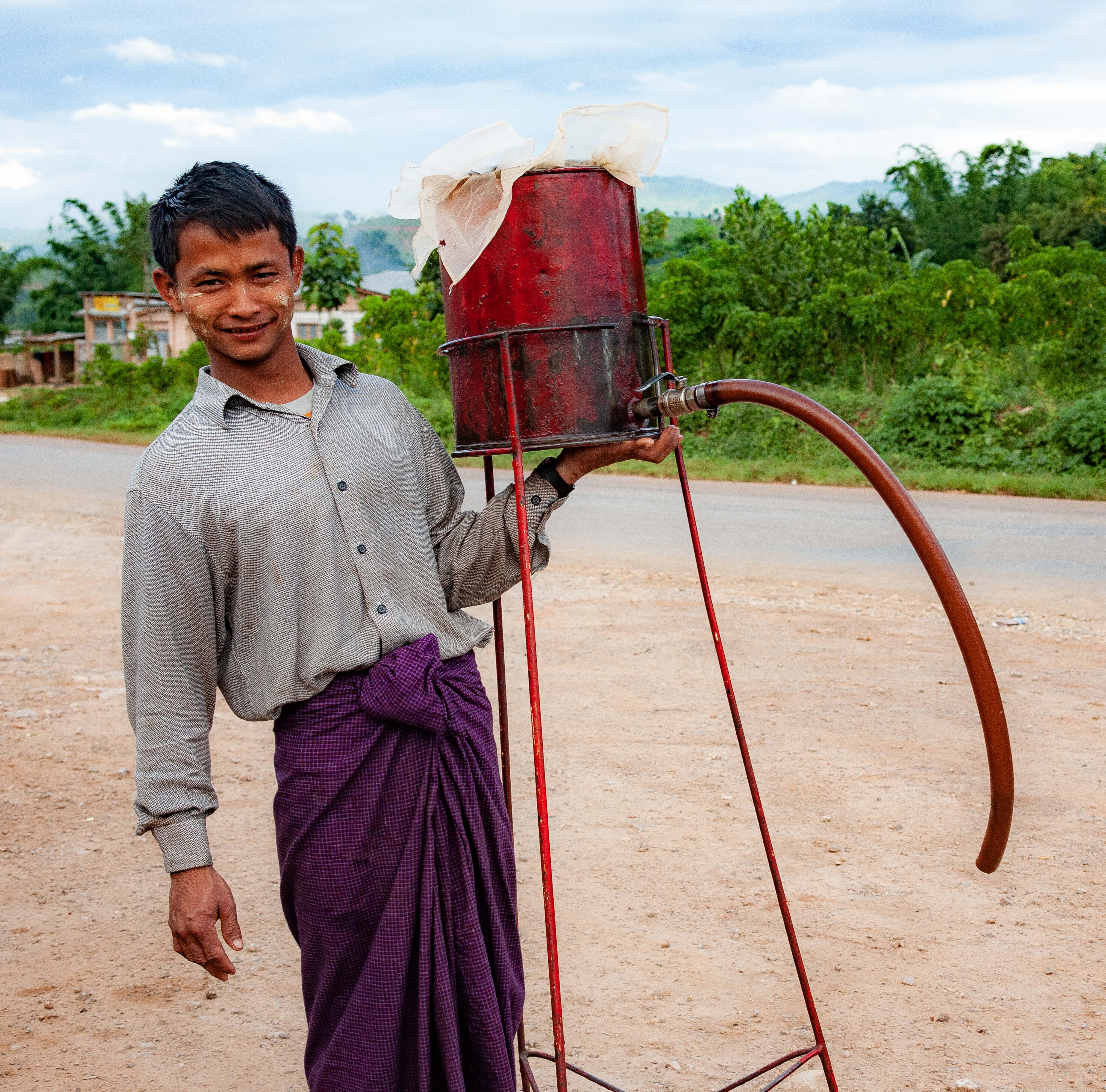 Myanmar, Shan Prov, Petrol Service, 2009, IMG 4187