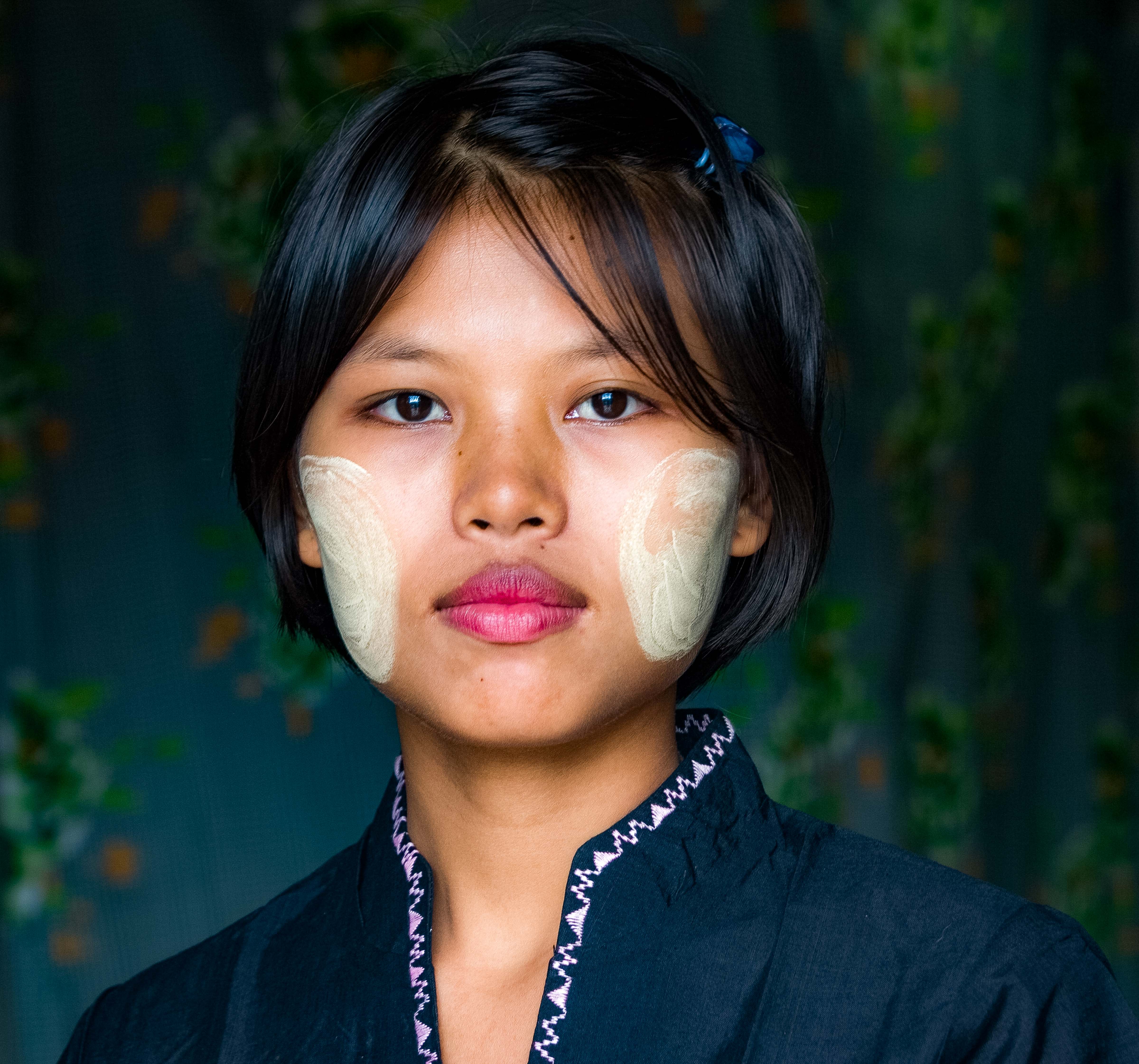 Myanmar, Tanintharyi Prov, Burmese Beauty In Traditional Clothing, 2008, IMG 2741