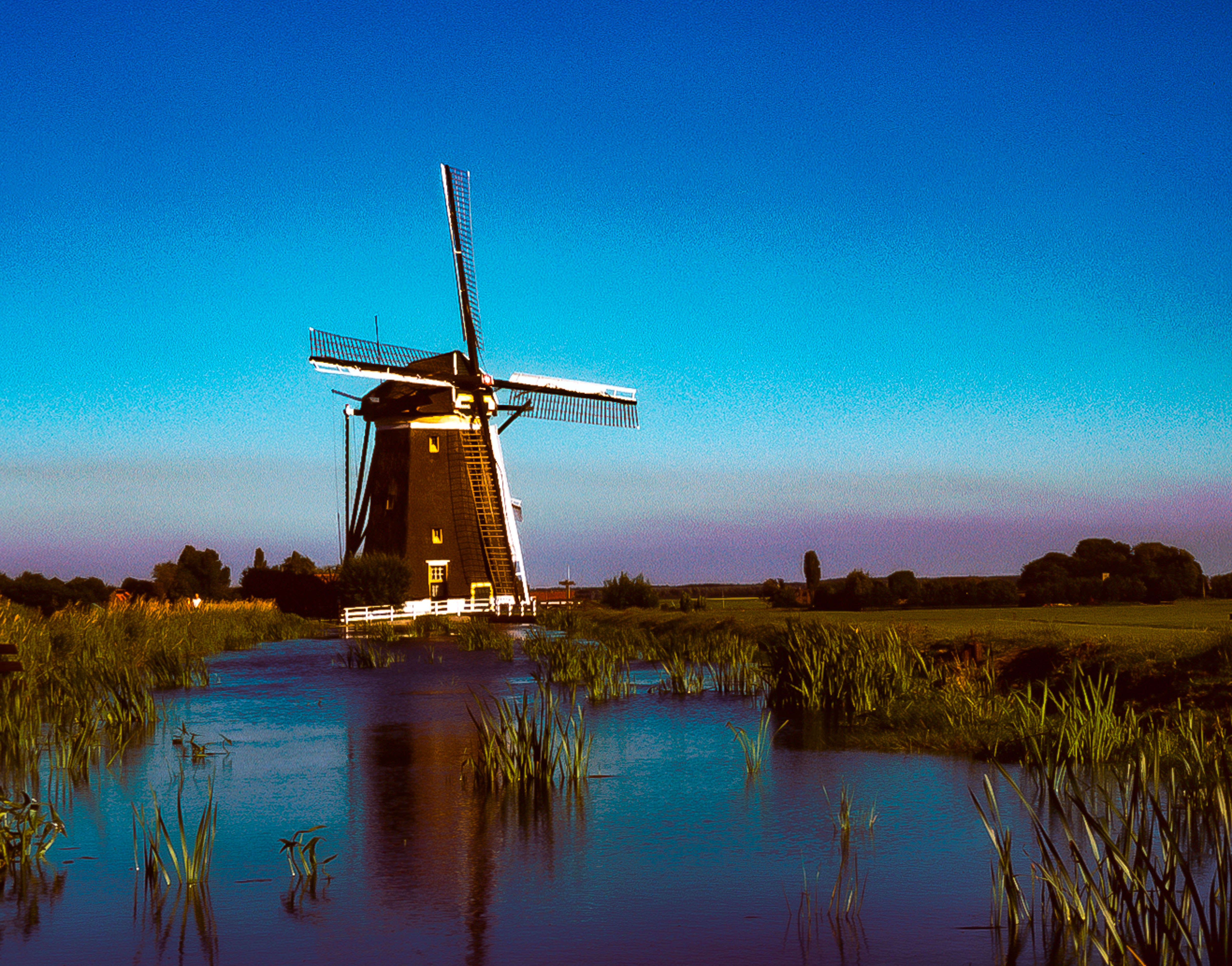 Netherlands, Windmill, 1990.tif