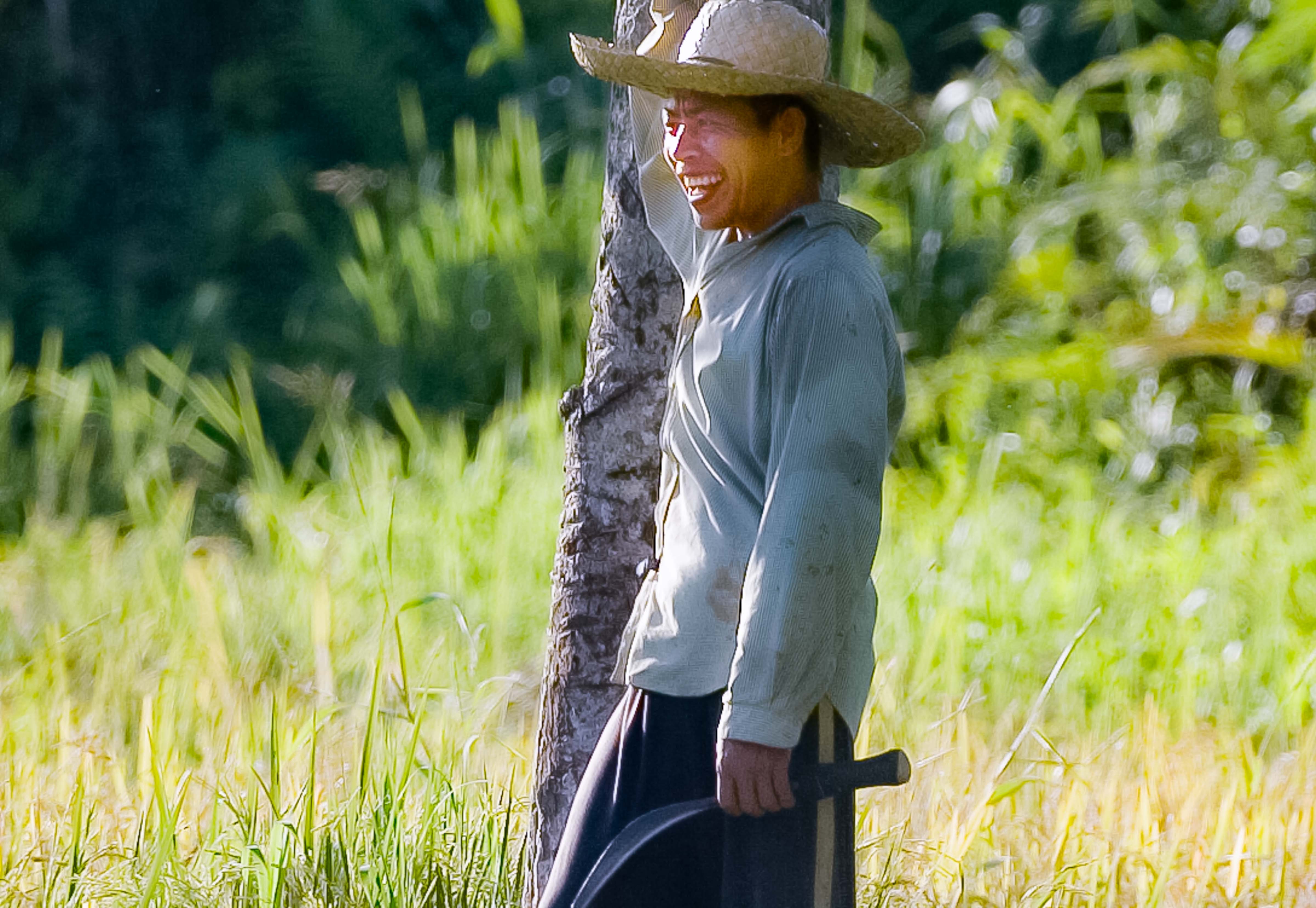PH, Agusan Del Norte Province, Field Worker, 2008, IMG_1295r1