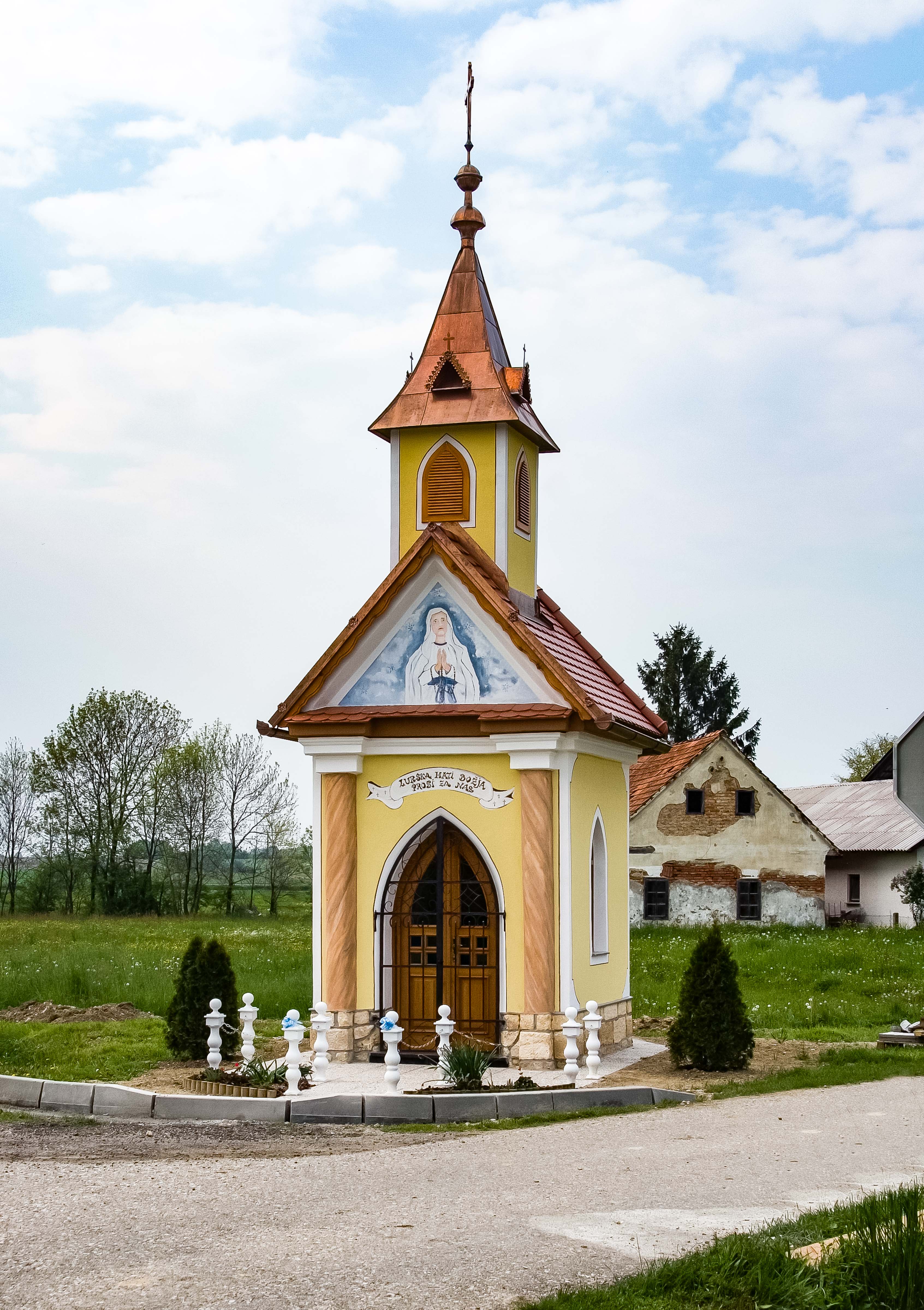 Slovenia, Jursinci Prov, Chapel, 2006, IMG_4957