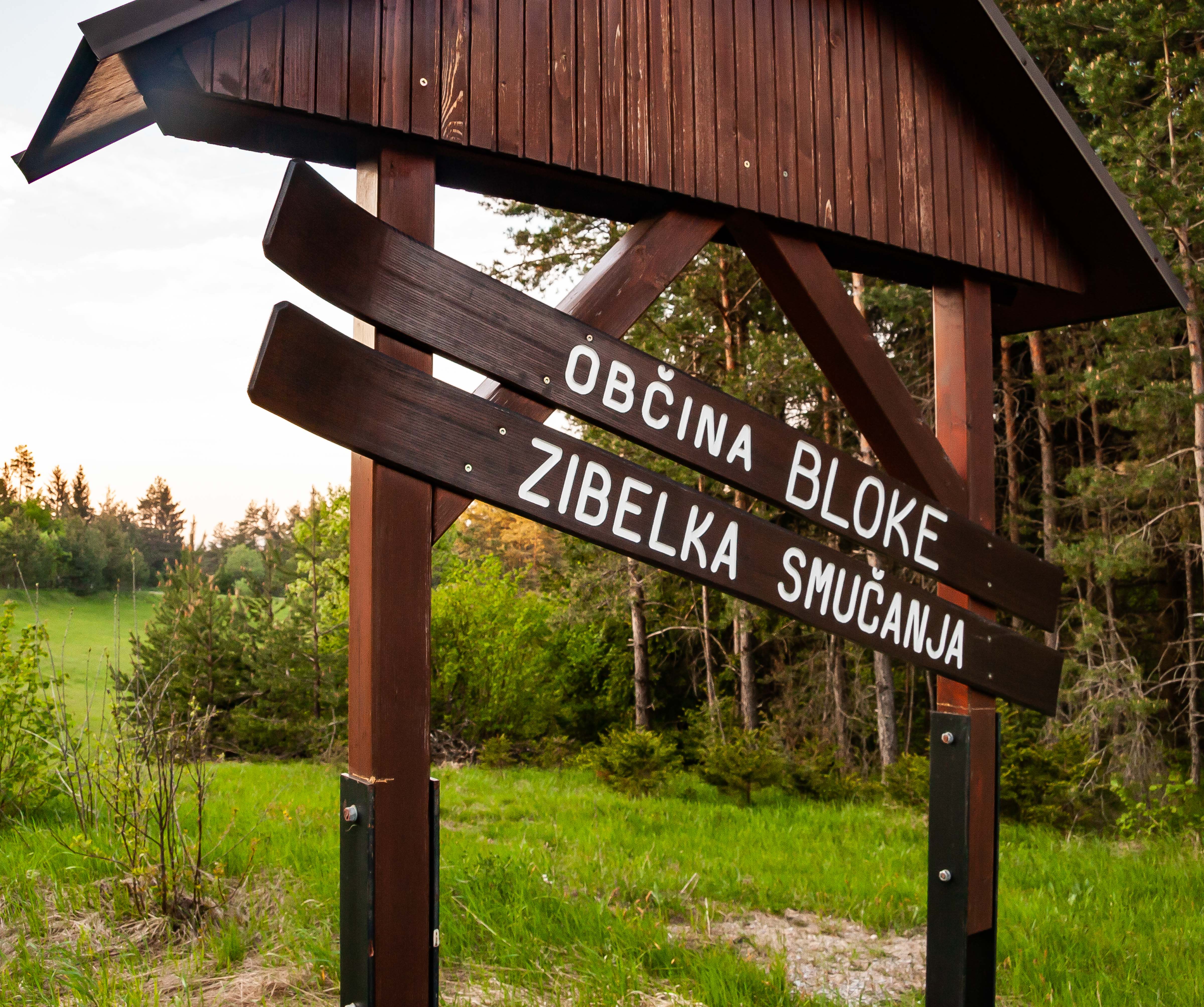 Slovenia, Bloke Prov, Obcina Bloke Sign, 2006, IMG 7129