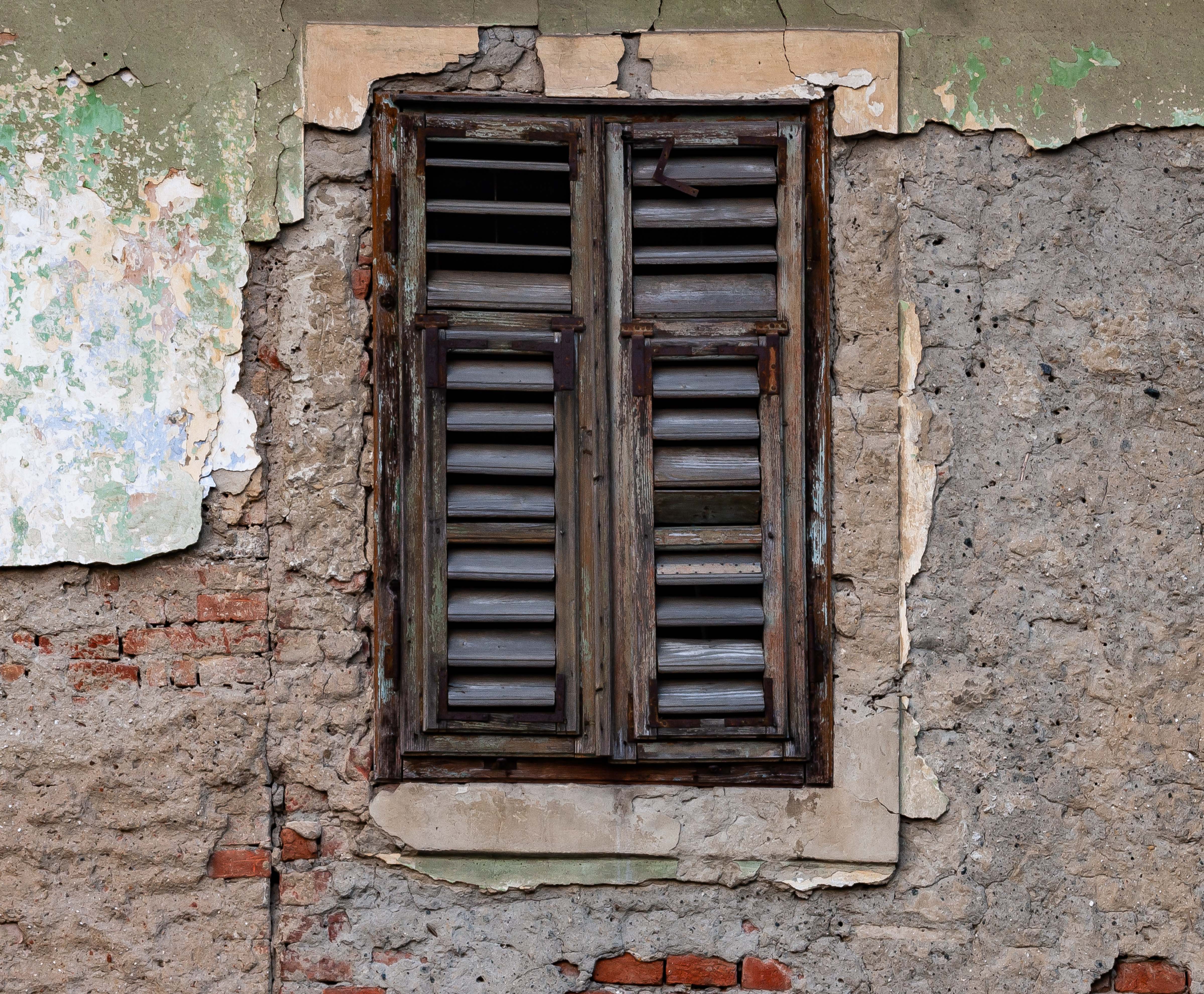 Slovenia, Rogaska Slatina Prov, Shuttered Window, 2006, IMG 5504