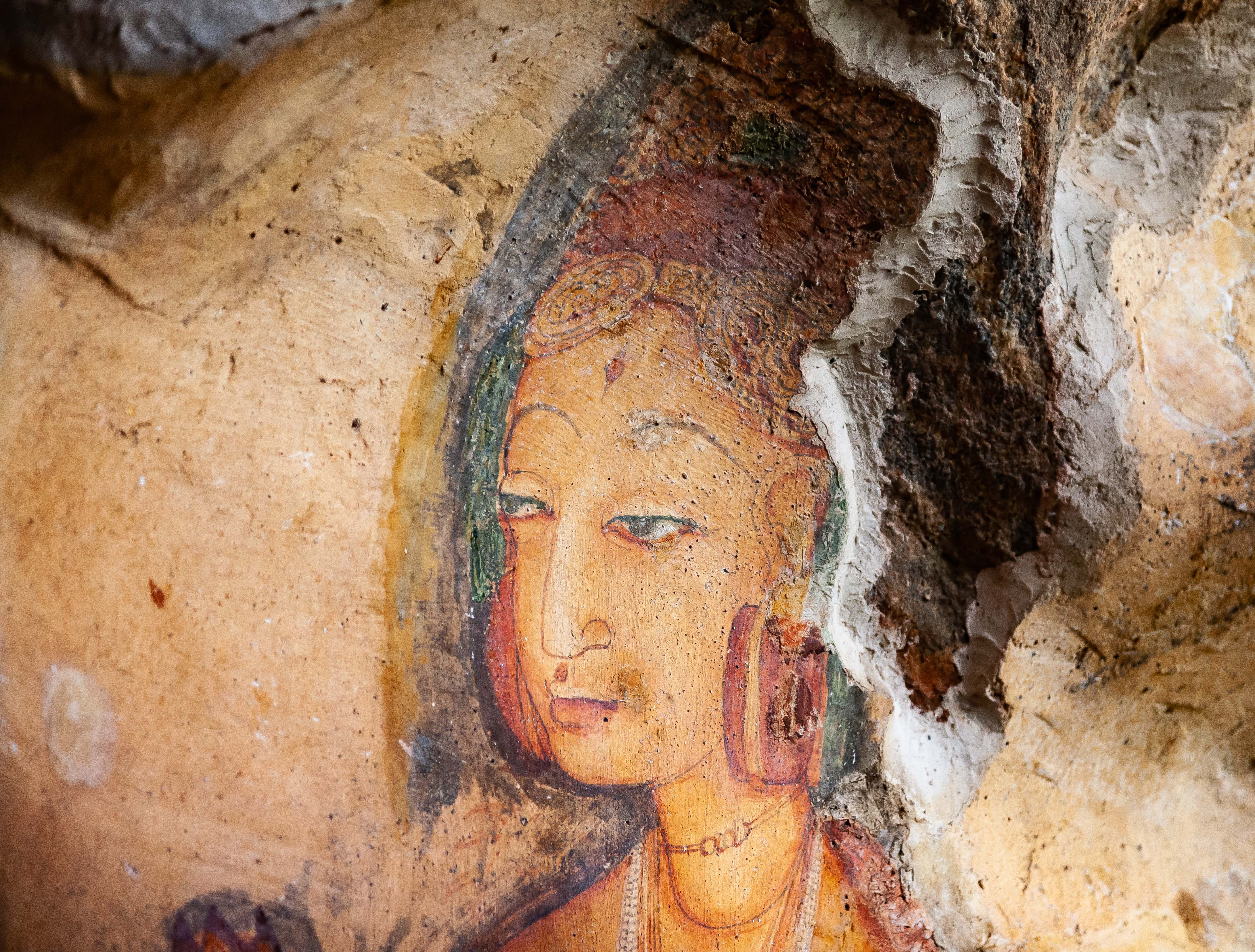 Sri Lanka, Matale Prov, Ancient Wall Painting, 2010, IMG 0249
