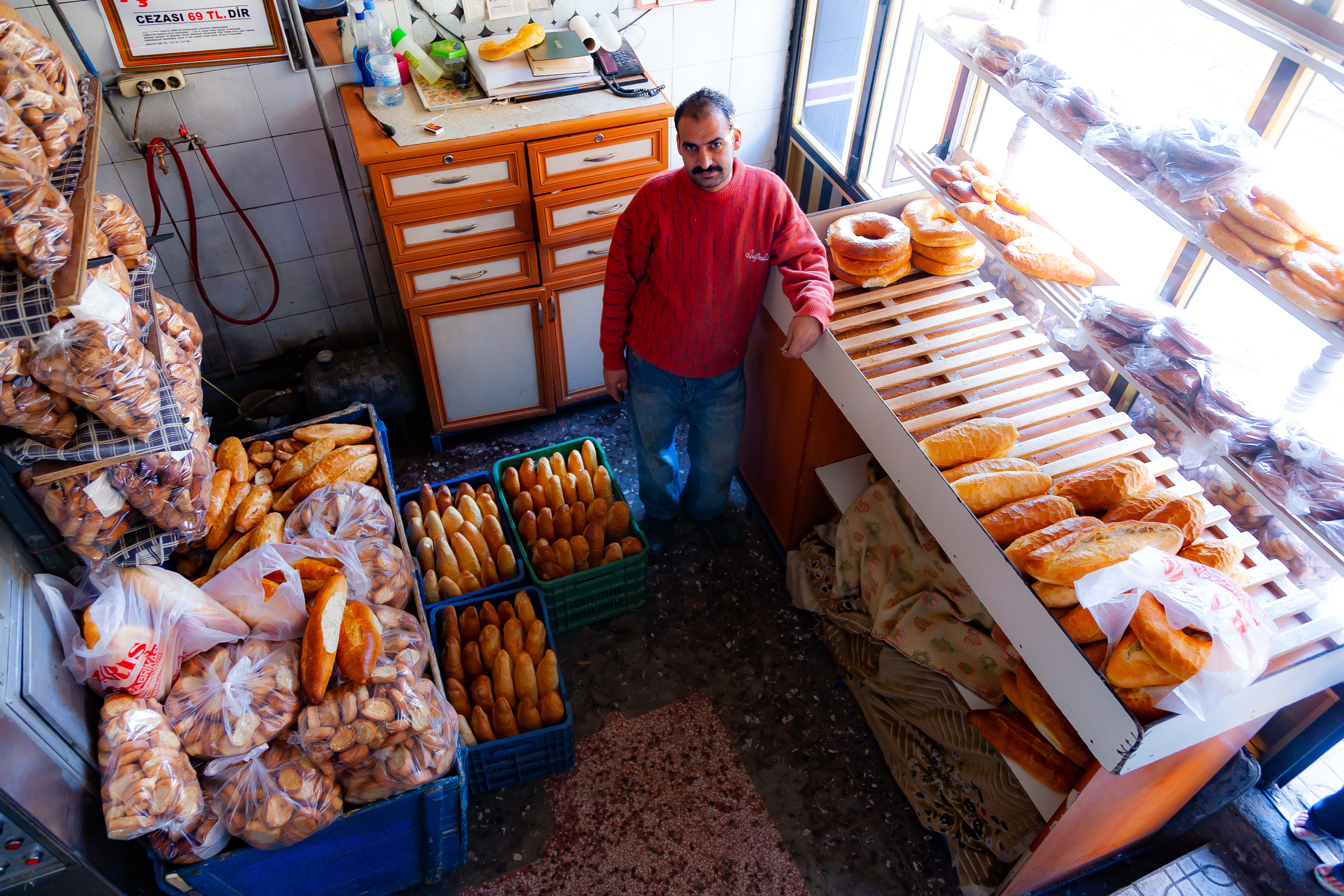 Turkey, Mardin Prov, Bread Shop, 2009, IMG 1784