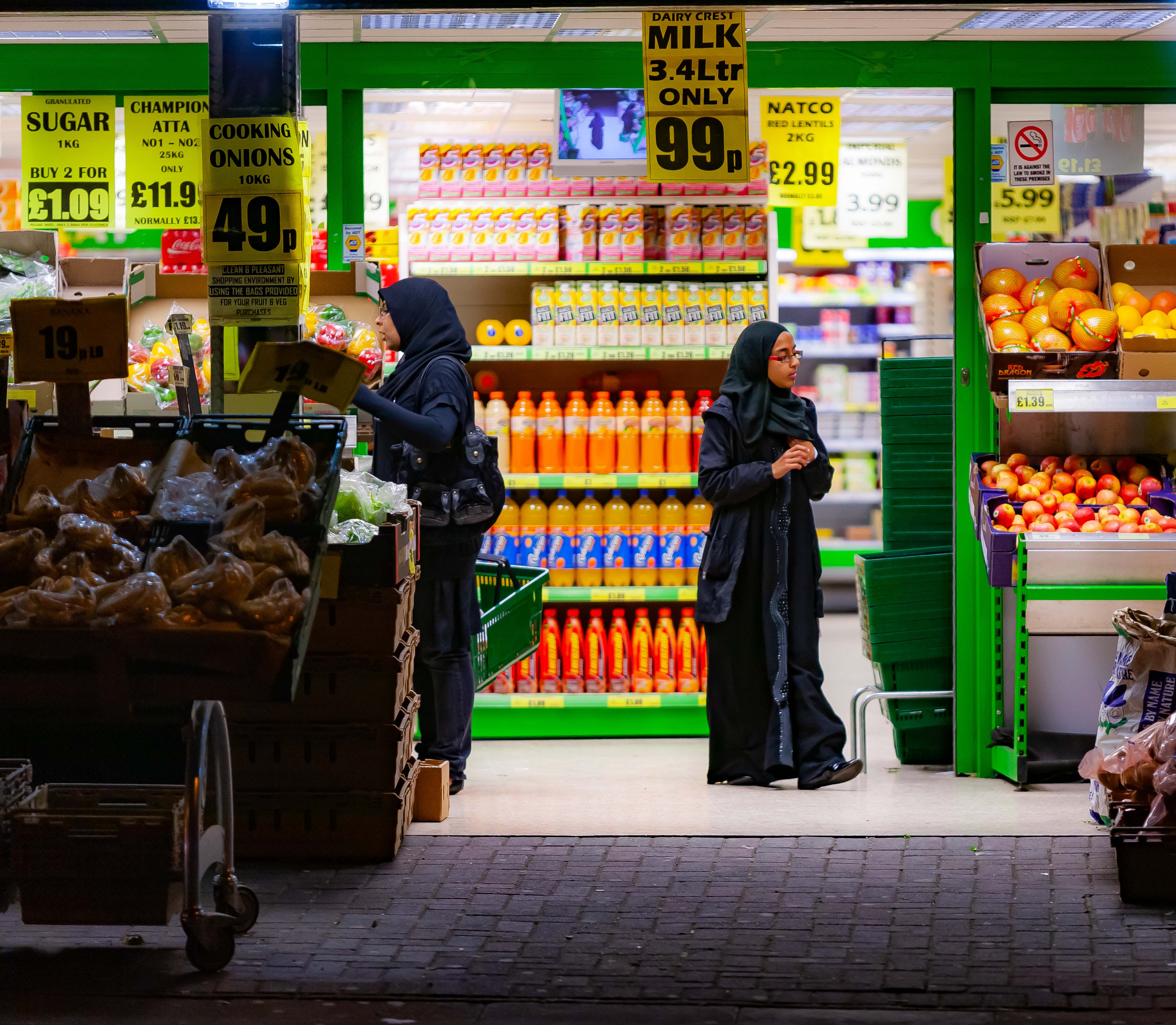 UK, Leicestershire Prov, Muslim Market, 2009, IMG 7571