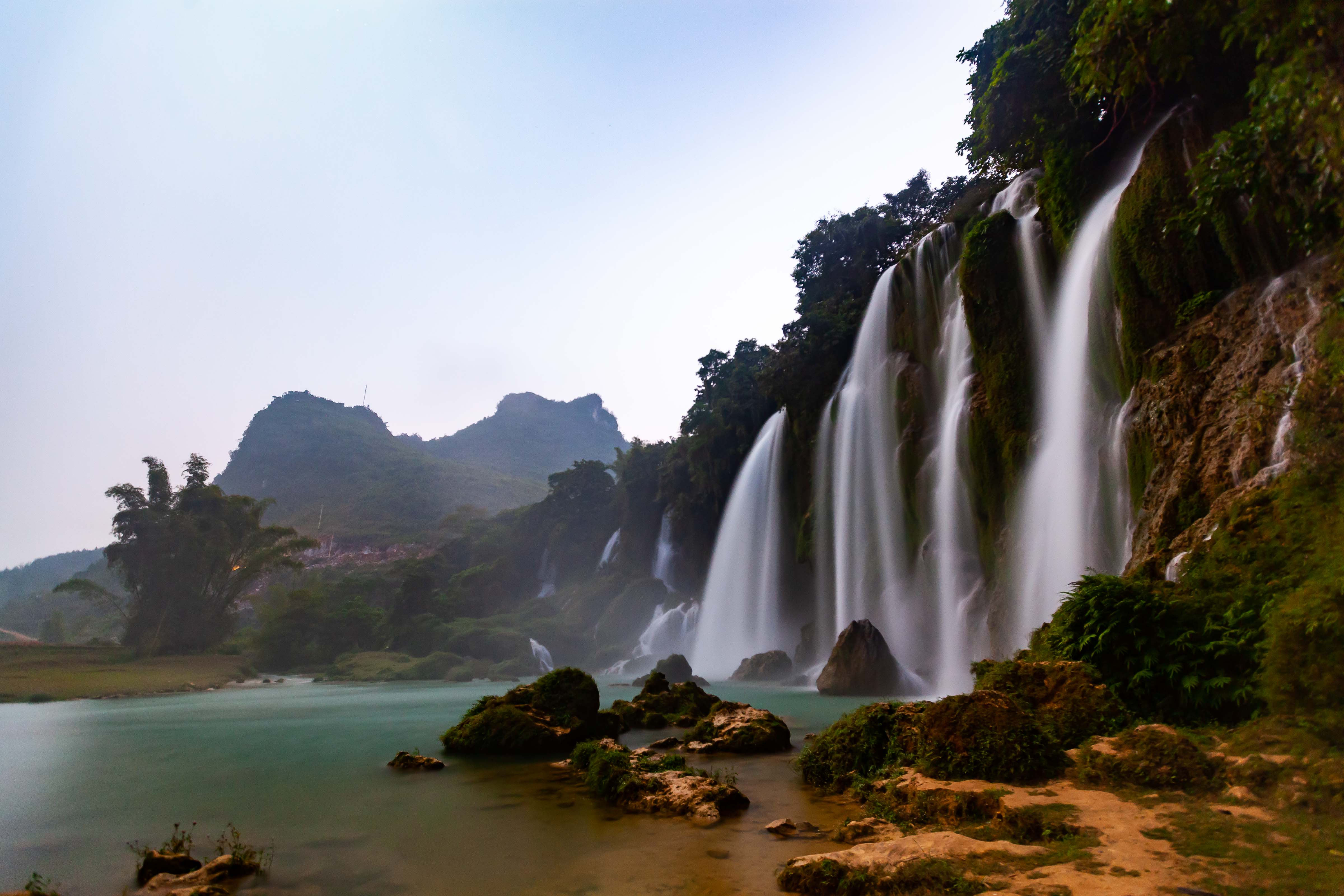 Vietnam, Cao Bang Prov, Waterfall, 2011, IMG 0779