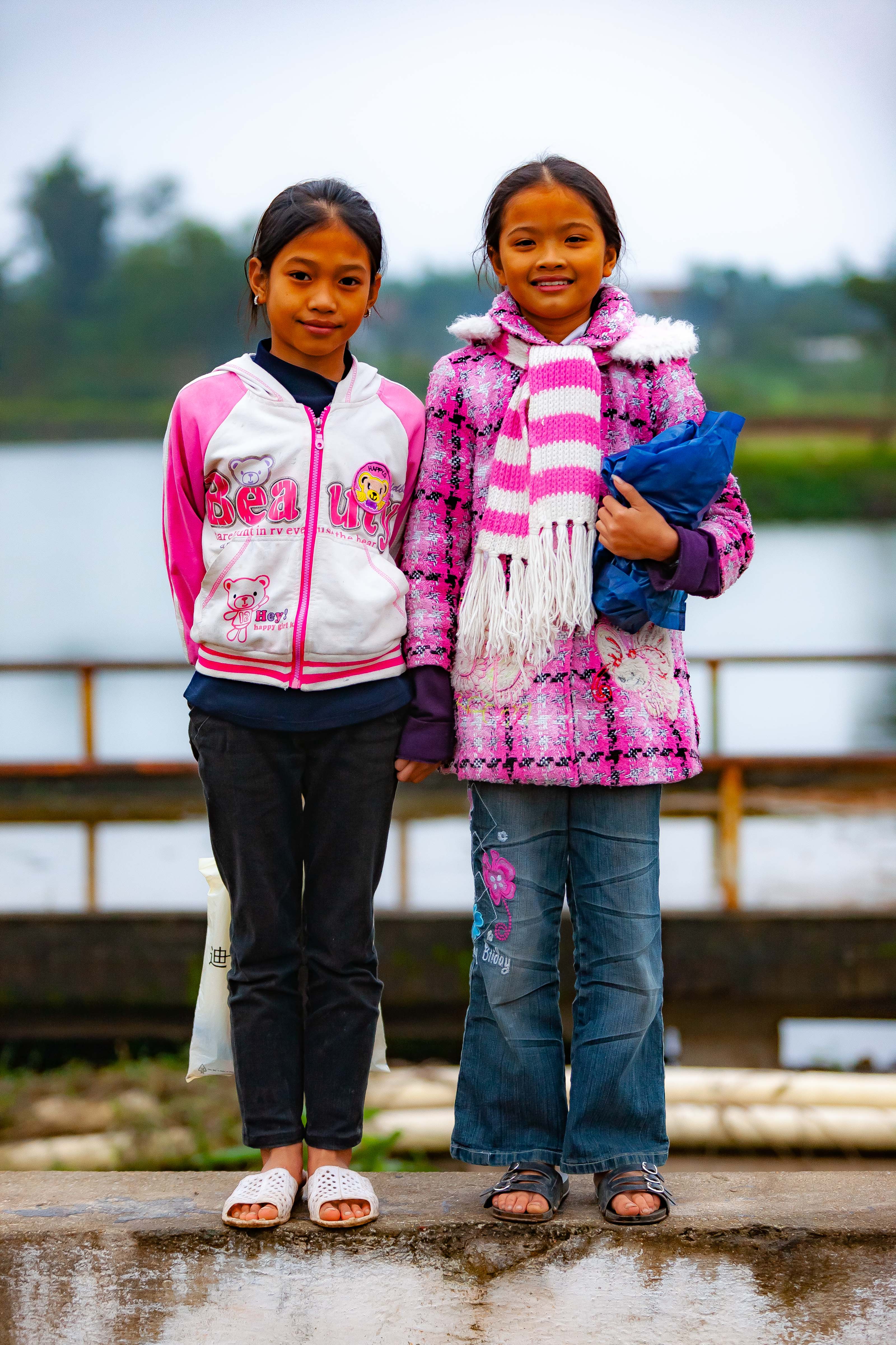 Vietnam, Ha Tinh Prov, Two Girls, 2010, IMG 3042