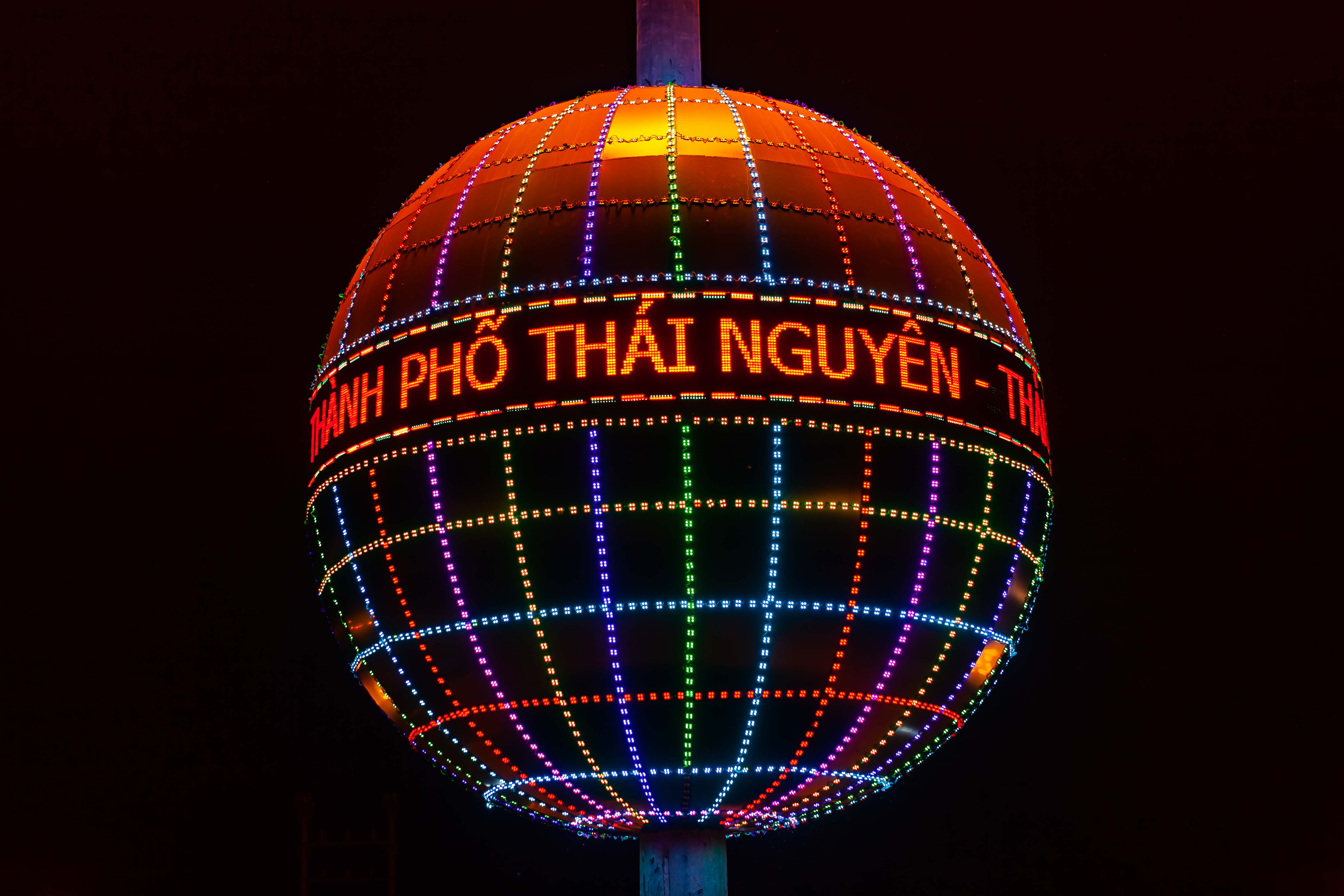 Vietnam, Thai Nguyen Prov, Globe, 2011, IMG 0321