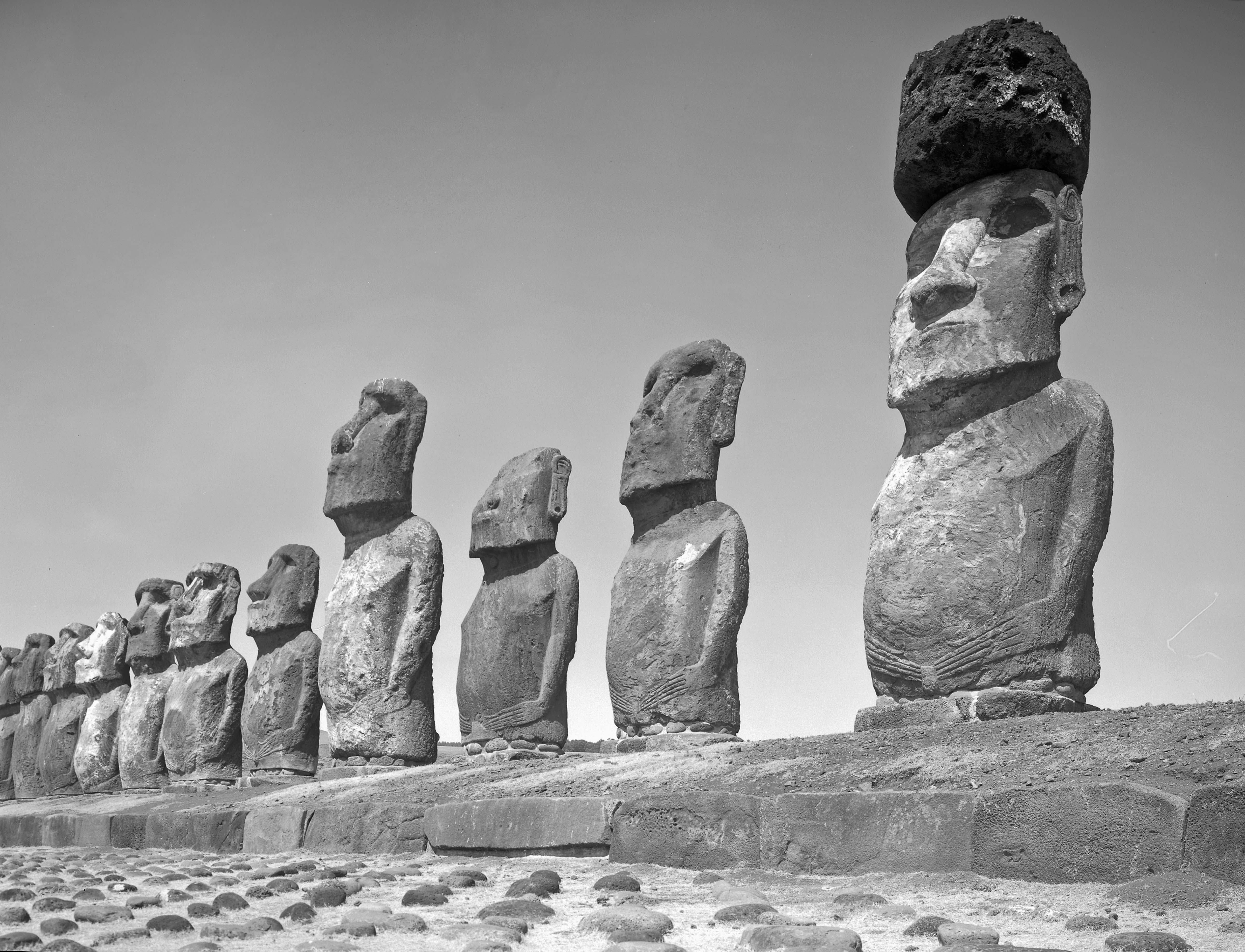 Row of Moai